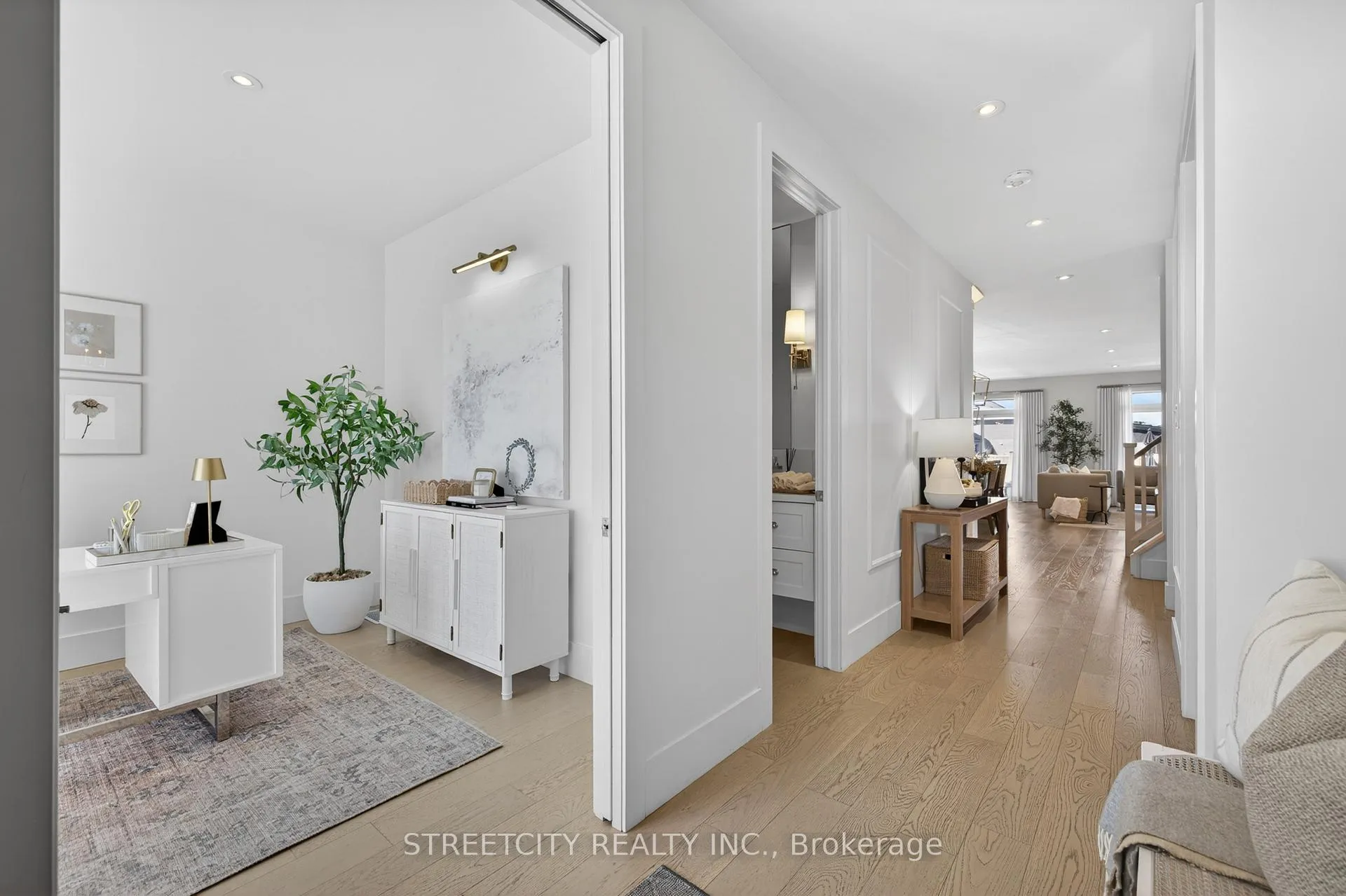 Photo 4 of 3331 Regiment Road, London, South V — HOMEH