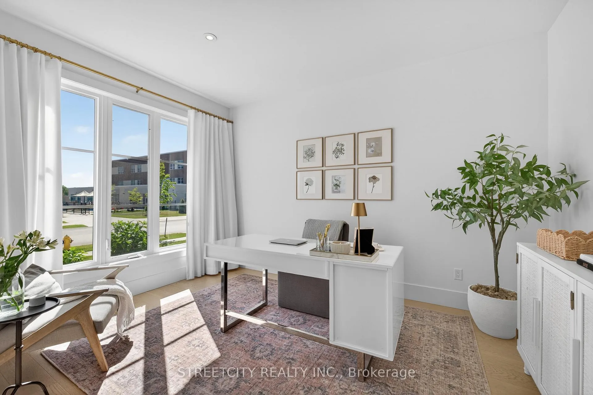 Photo 5 of 3331 Regiment Road, London, South V — HOMEH