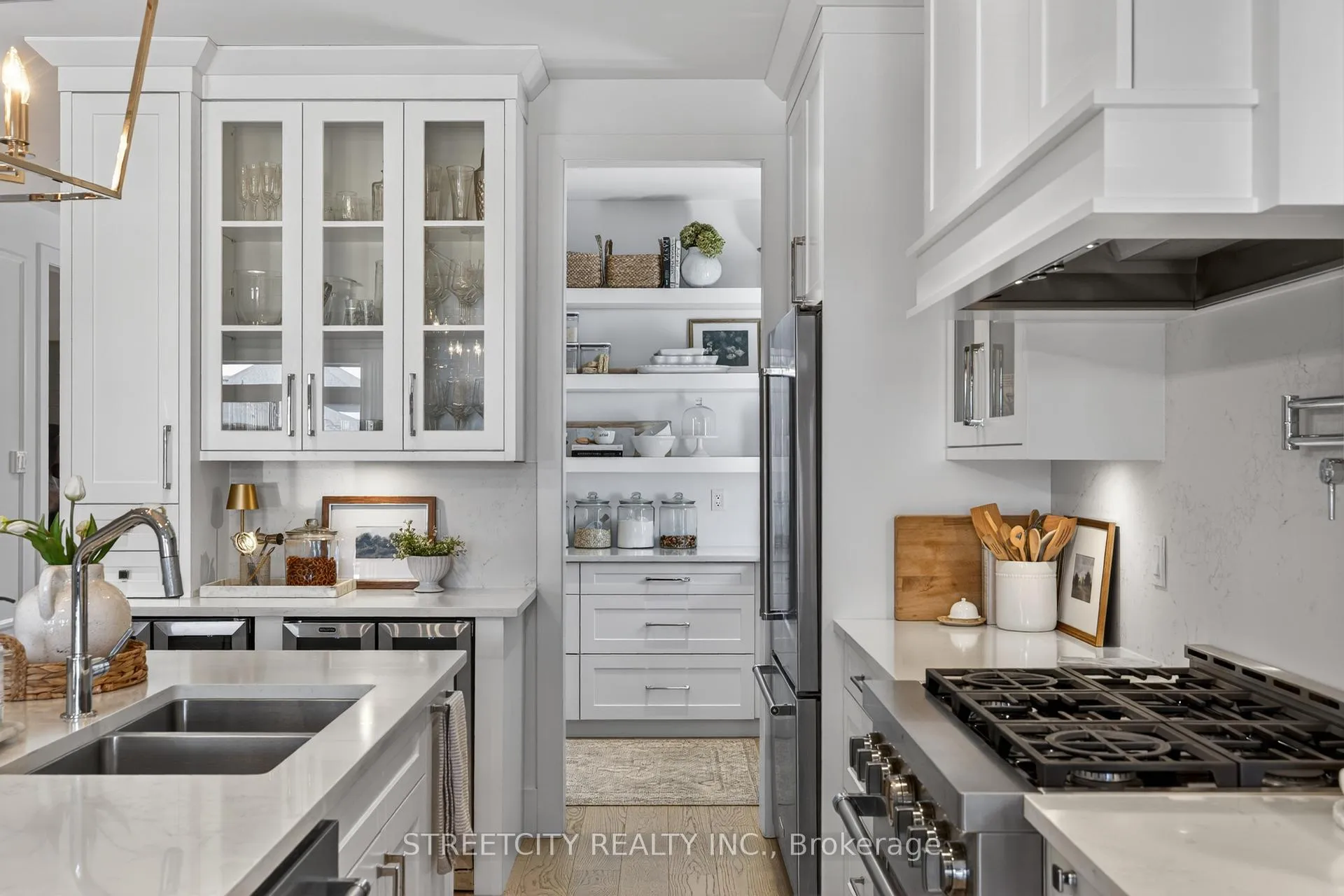 Photo 15 of 3331 Regiment Road, London, South V — HOMEH