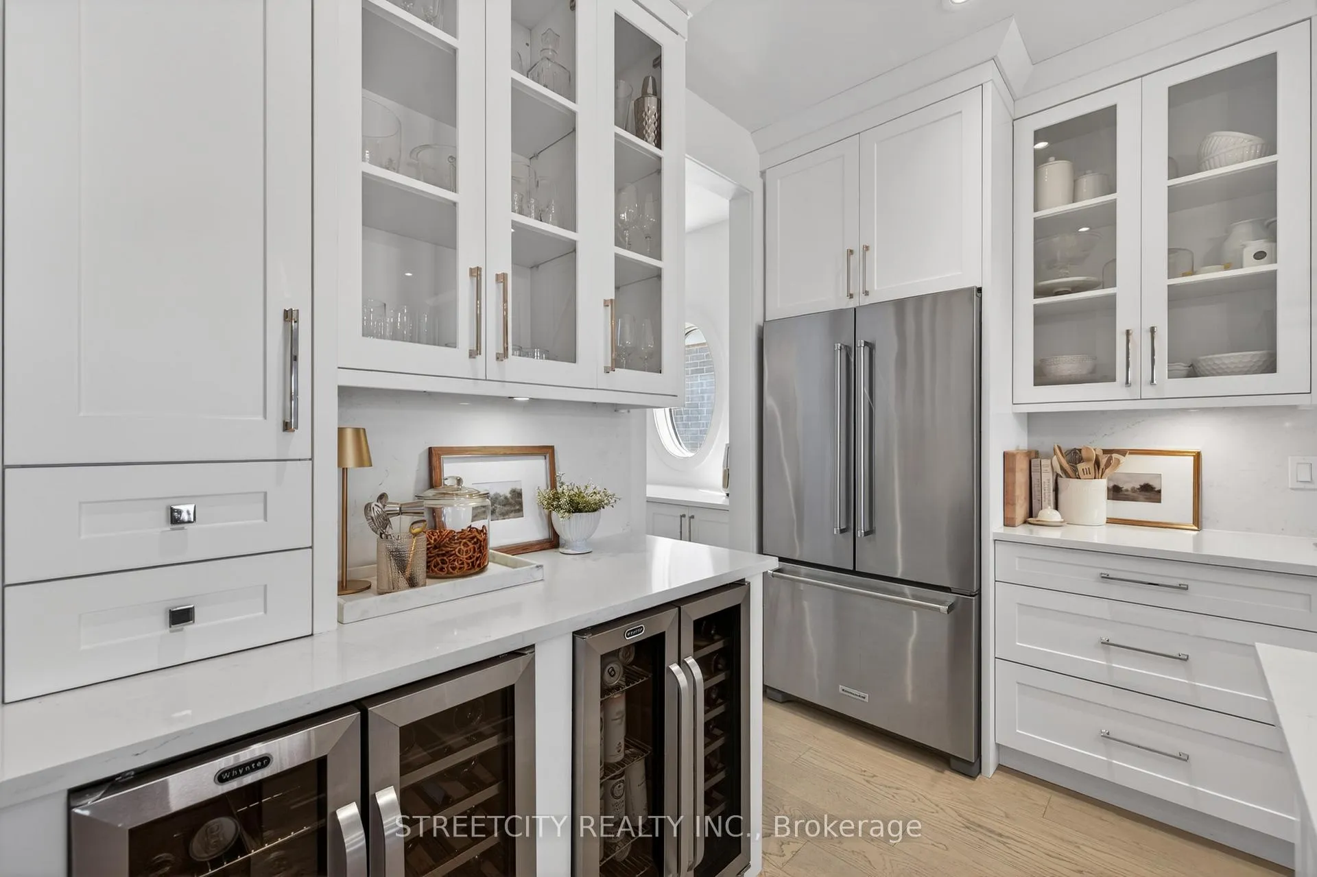 Photo 16 of 3331 Regiment Road, London, South V — HOMEH