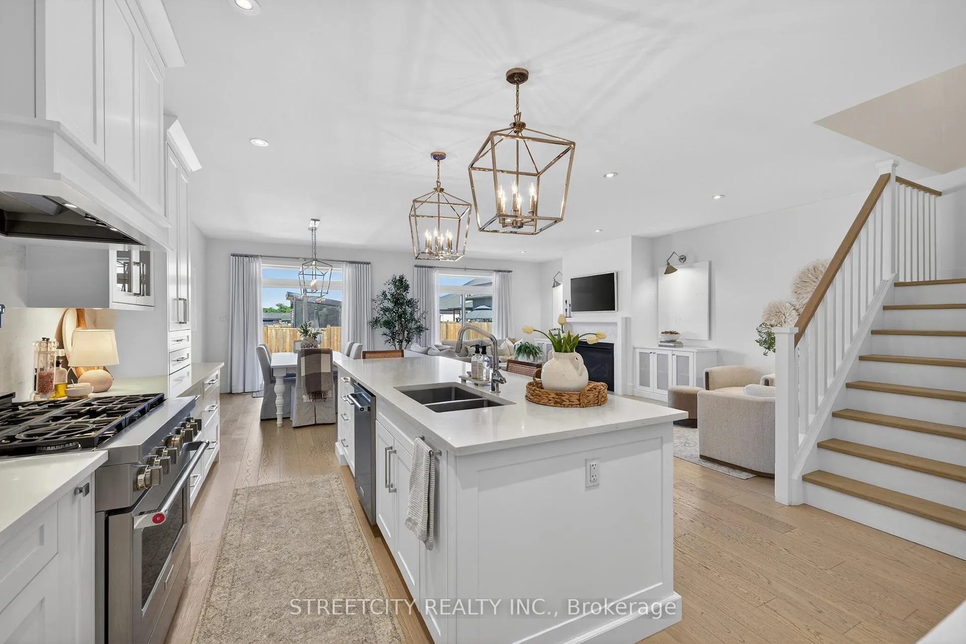 Photo 20 of 3331 Regiment Road, London, South V — HOMEH