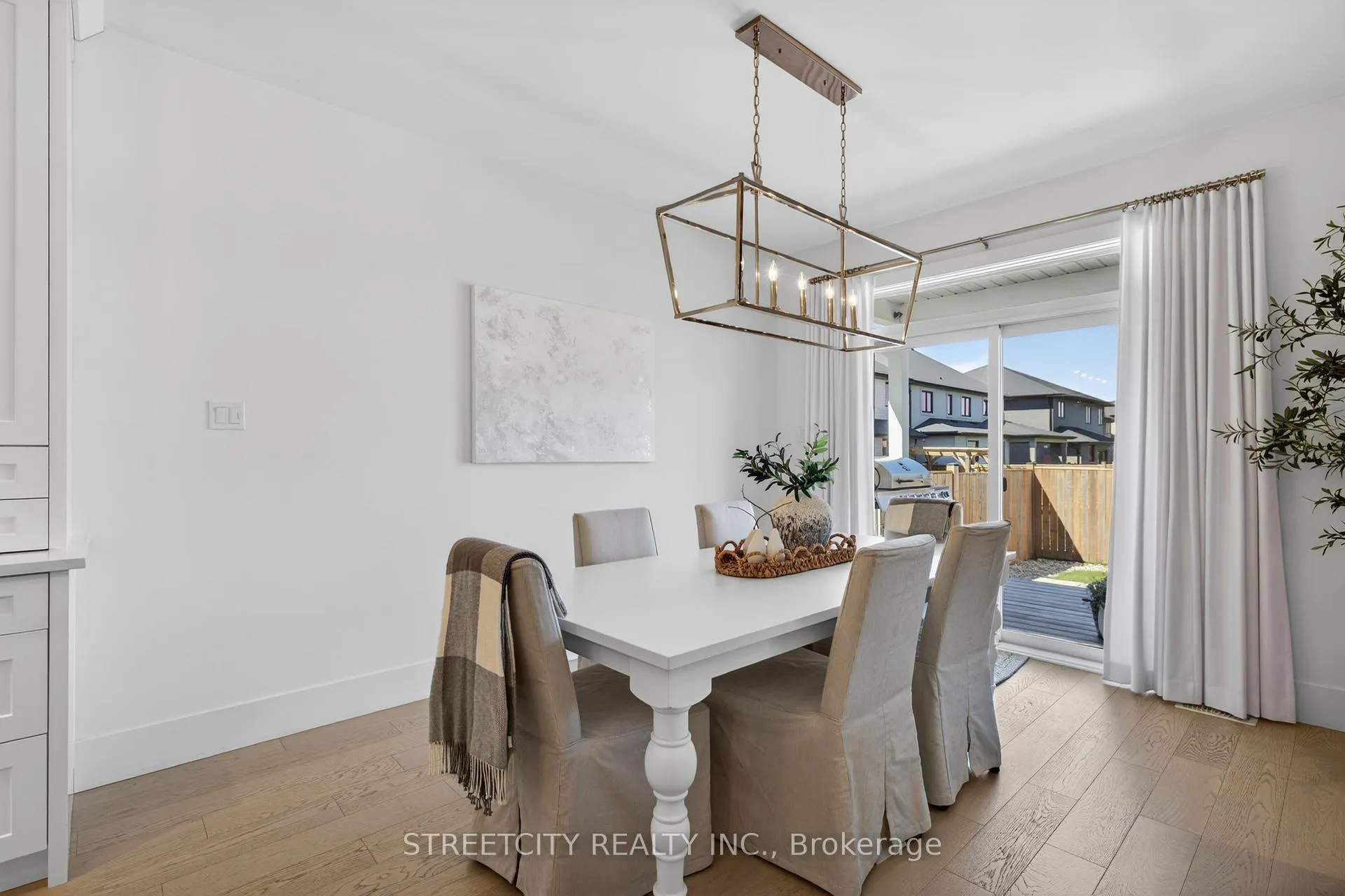 Photo 21 of 3331 Regiment Road, London, South V — HOMEH