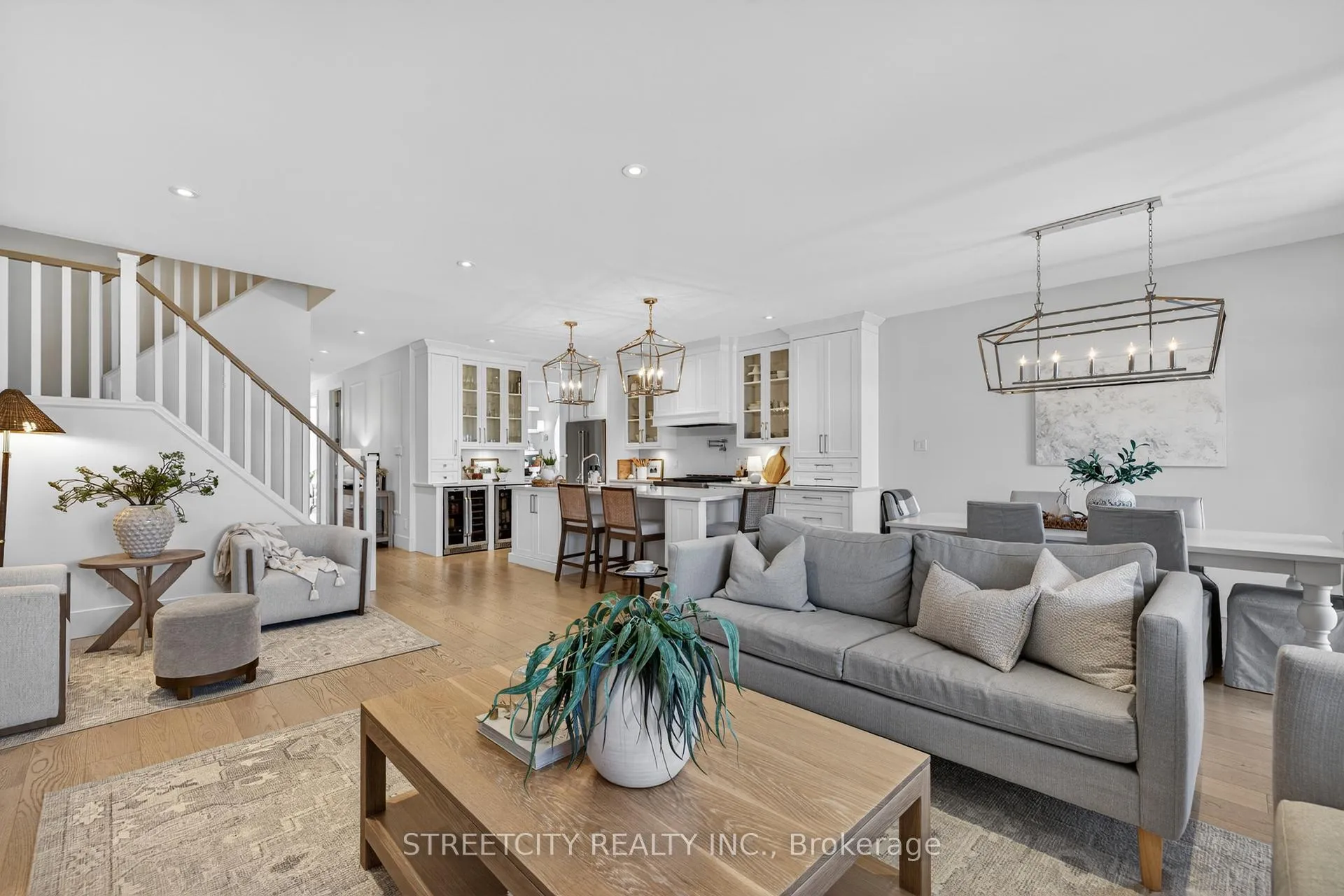Photo 25 of 3331 Regiment Road, London, South V — HOMEH