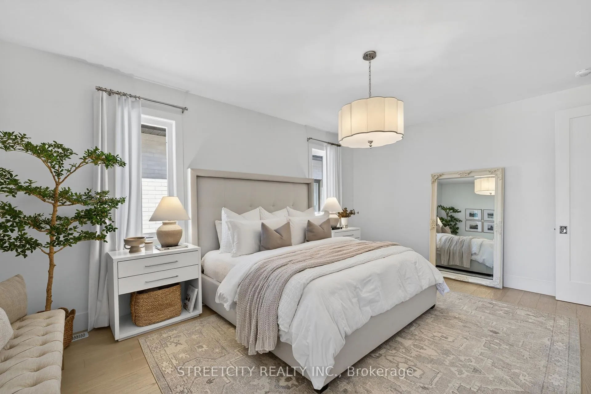 Photo 29 of 3331 Regiment Road, London, South V — HOMEH