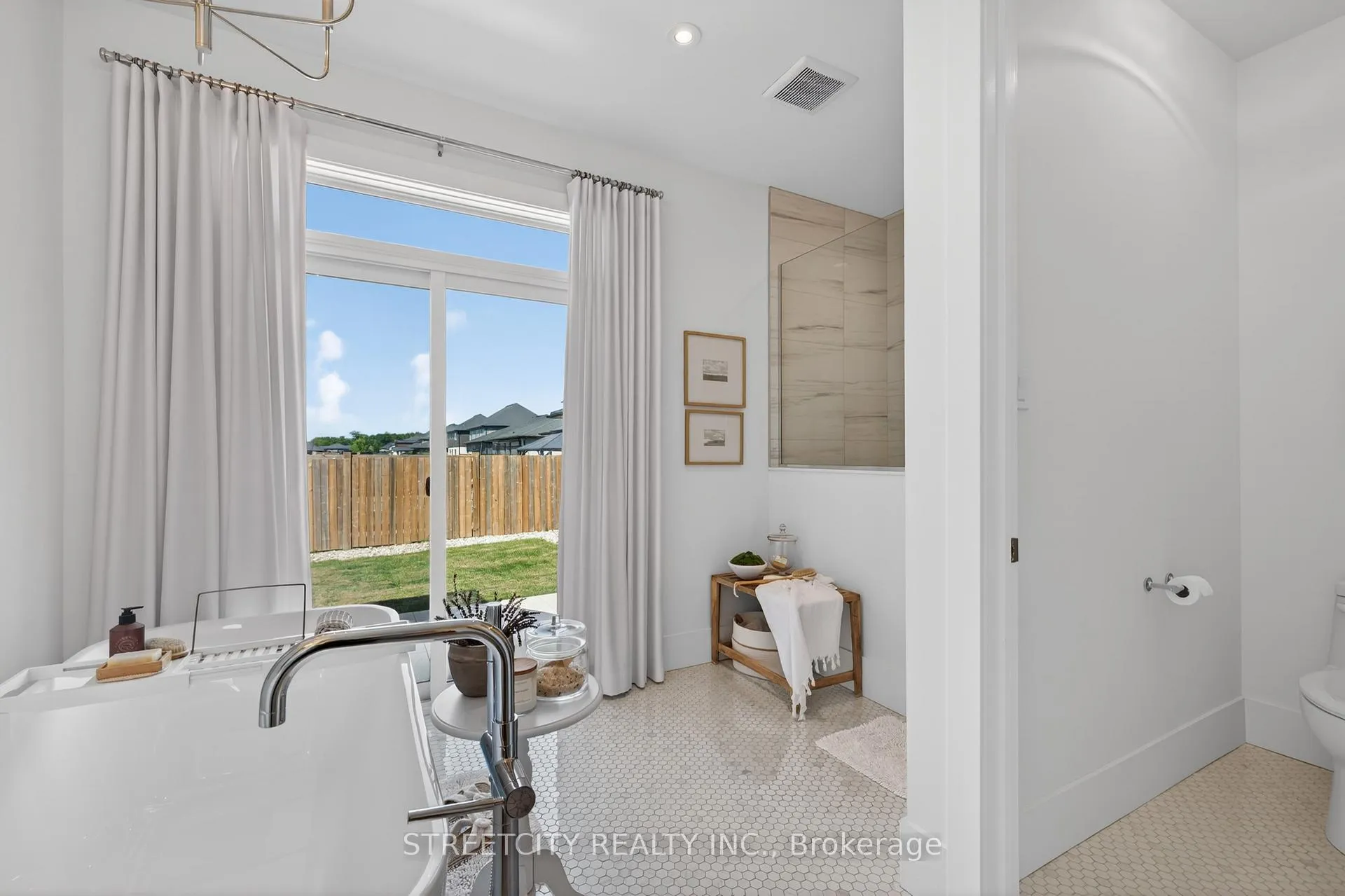 Photo 32 of 3331 Regiment Road, London, South V — HOMEH