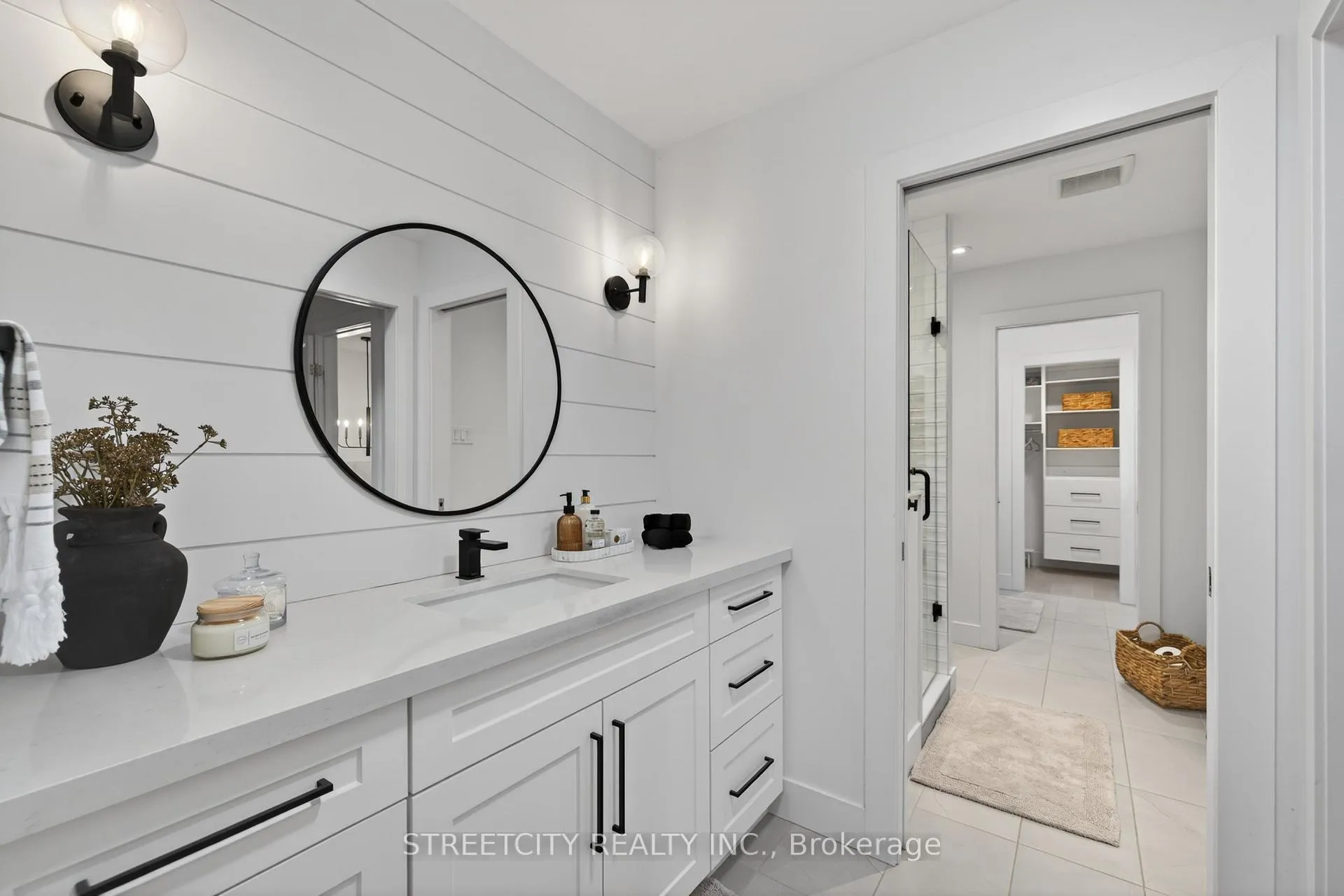 Photo 39 of 3331 Regiment Road, London, South V — HOMEH