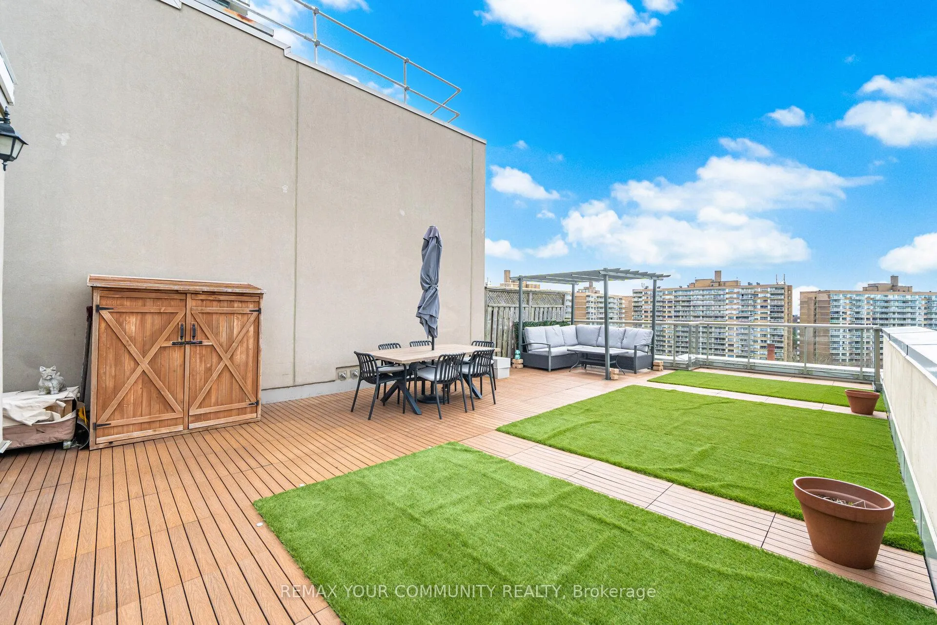 Photo 2 of Unit PH1114, 18 Merton Street, Toronto, Mount Pleasant West — HOMEH