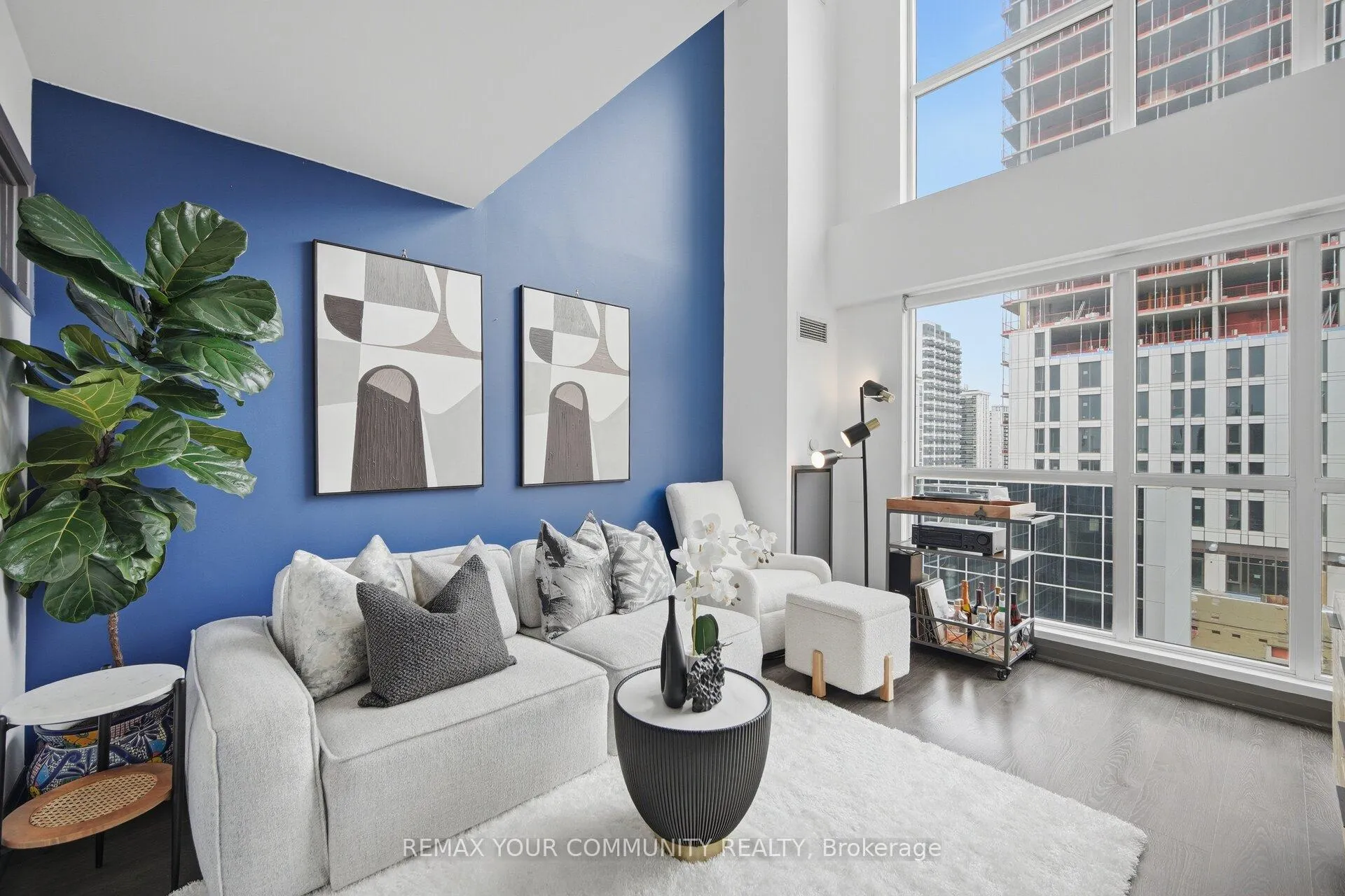 Photo 3 of Unit PH1114, 18 Merton Street, Toronto, Mount Pleasant West — HOMEH