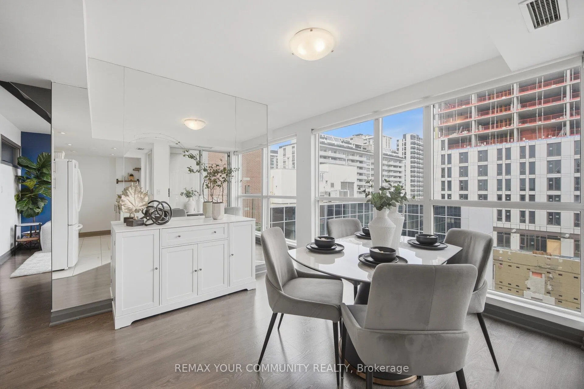 Photo 8 of Unit PH1114, 18 Merton Street, Toronto, Mount Pleasant West — HOMEH