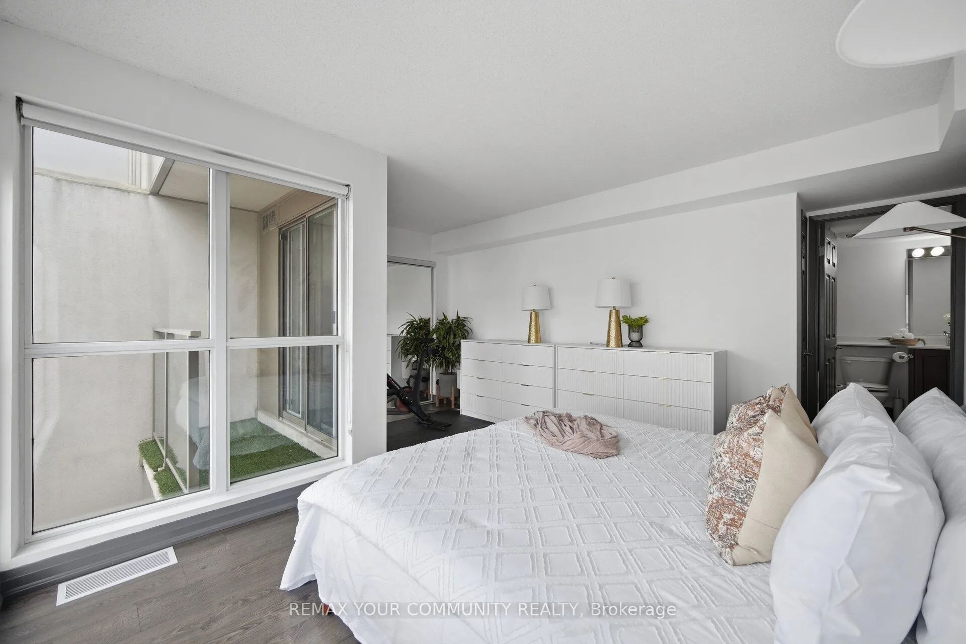 Photo 21 of Unit PH1114, 18 Merton Street, Toronto, Mount Pleasant West — HOMEH