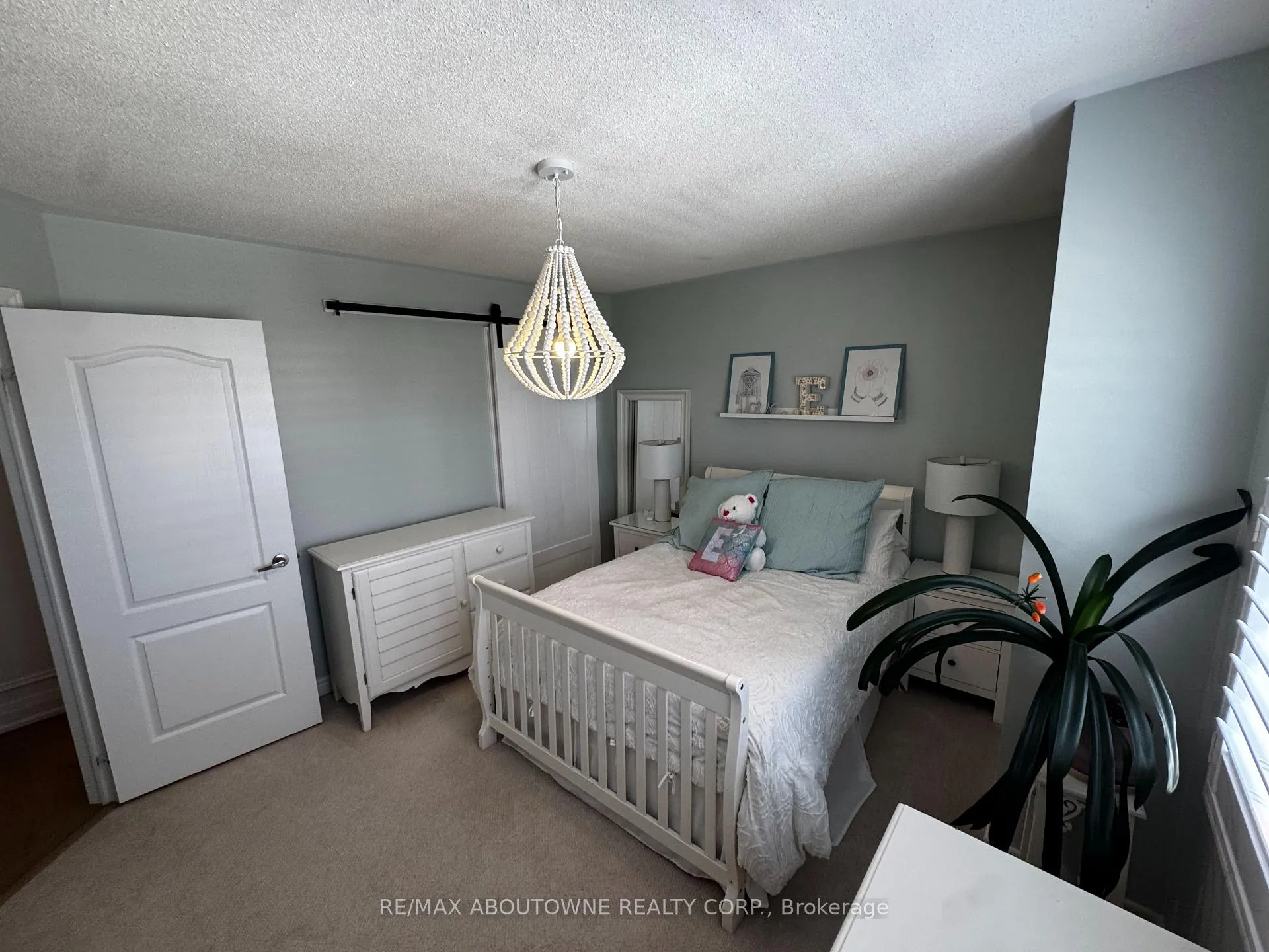 Photo 13 of 85 Earl Stewart Drive, Aurora, Bayview Wellington — HOMEH