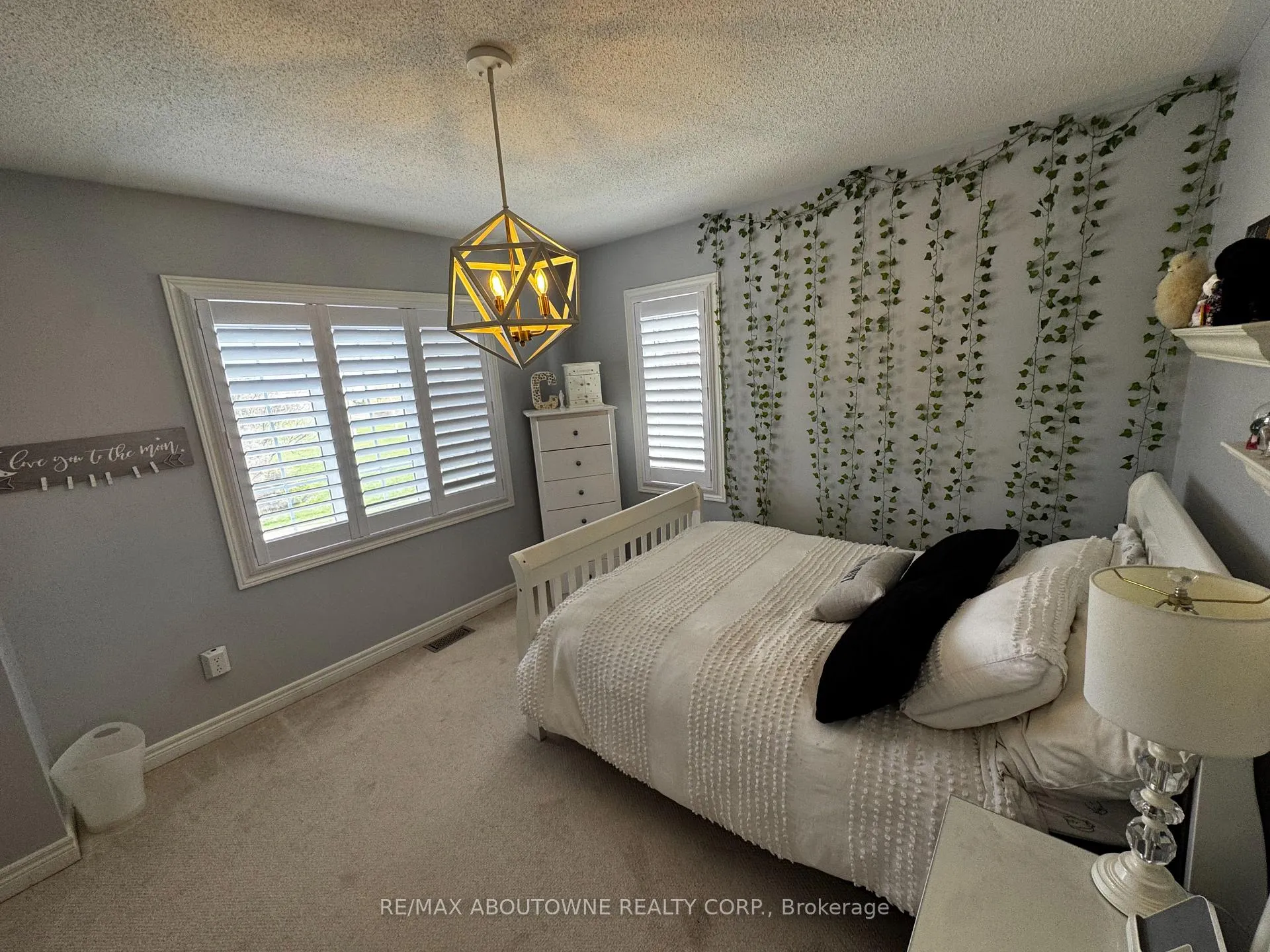 Photo 14 of 85 Earl Stewart Drive, Aurora, Bayview Wellington — HOMEH