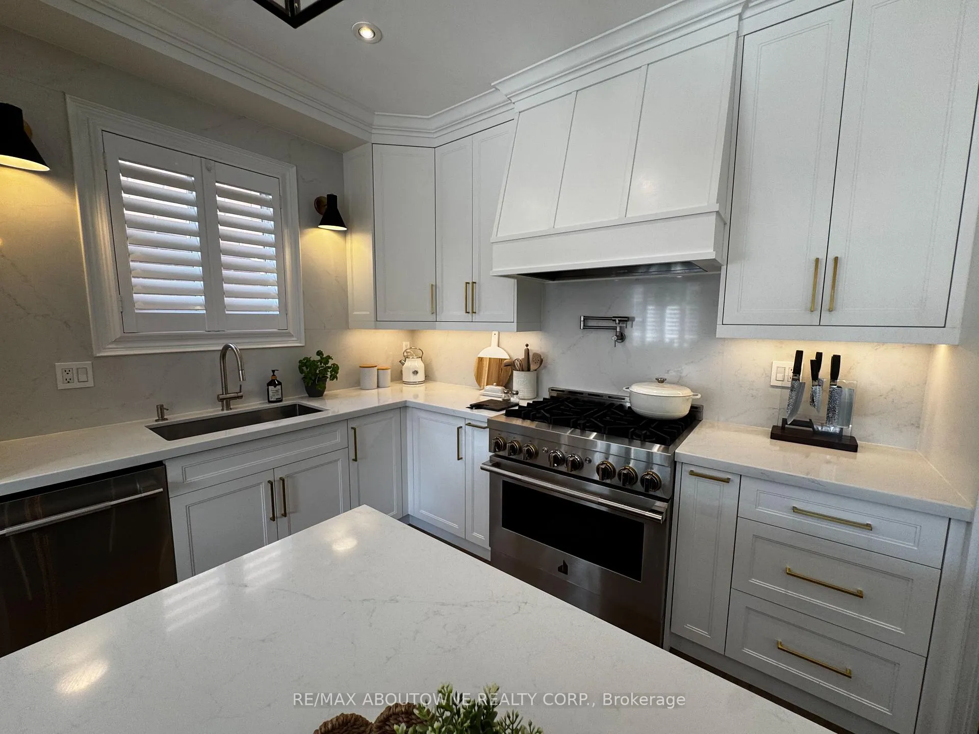Photo 23 of 85 Earl Stewart Drive, Aurora, Bayview Wellington — HOMEH