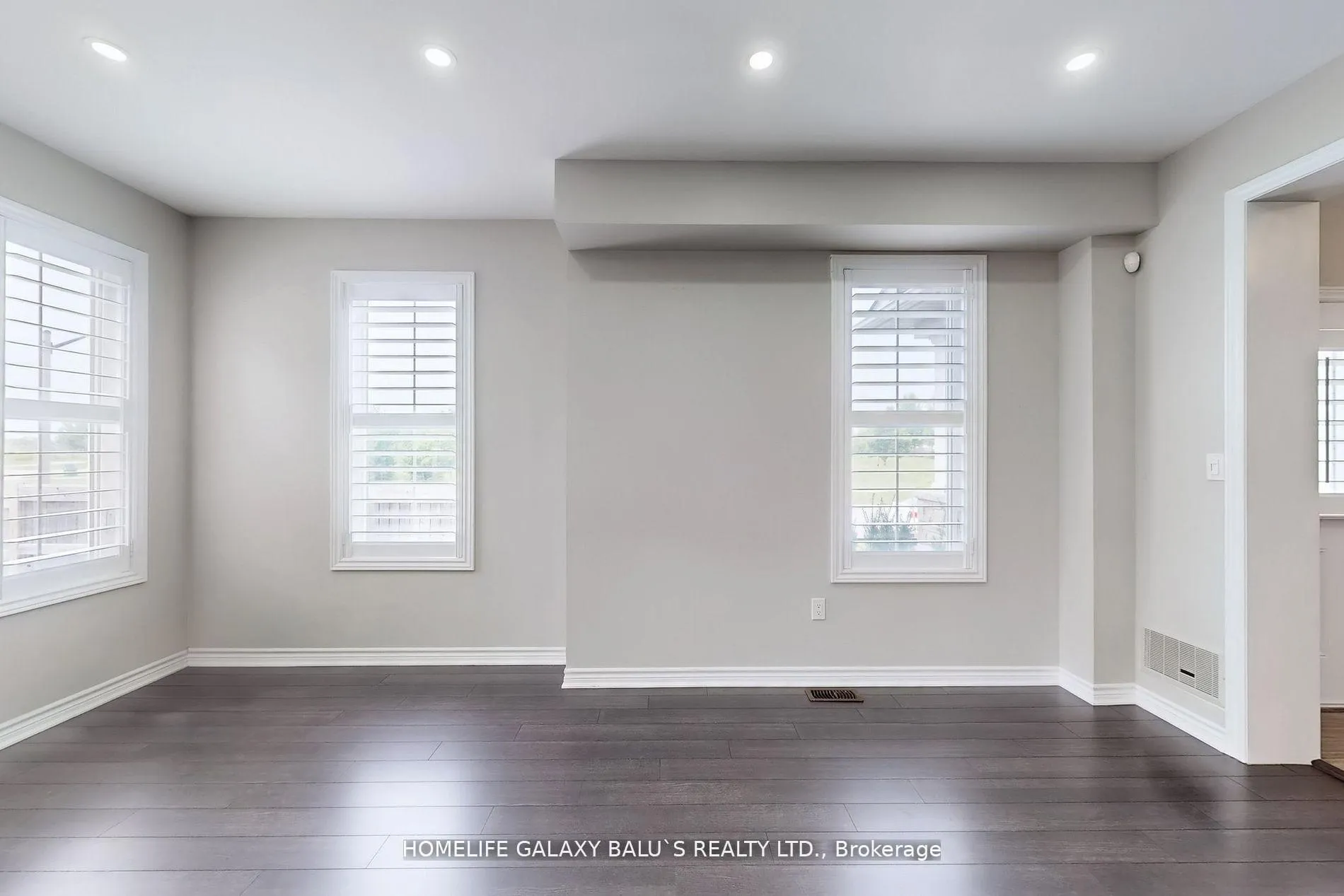 Photo 6 of Unit Main, 1 Lambdon Way, Whitby, Brooklin — HOMEH