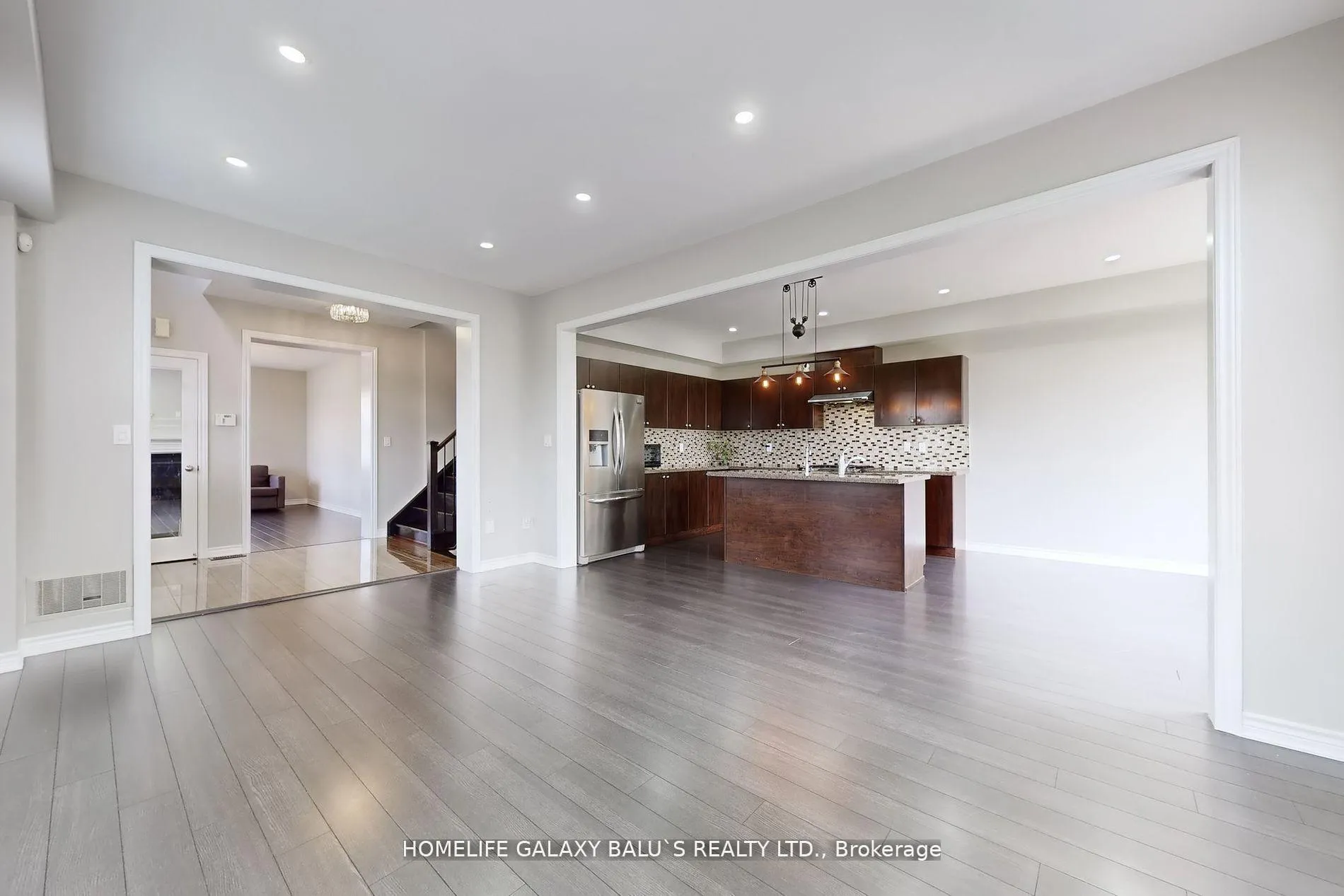 Photo 7 of Unit Main, 1 Lambdon Way, Whitby, Brooklin — HOMEH