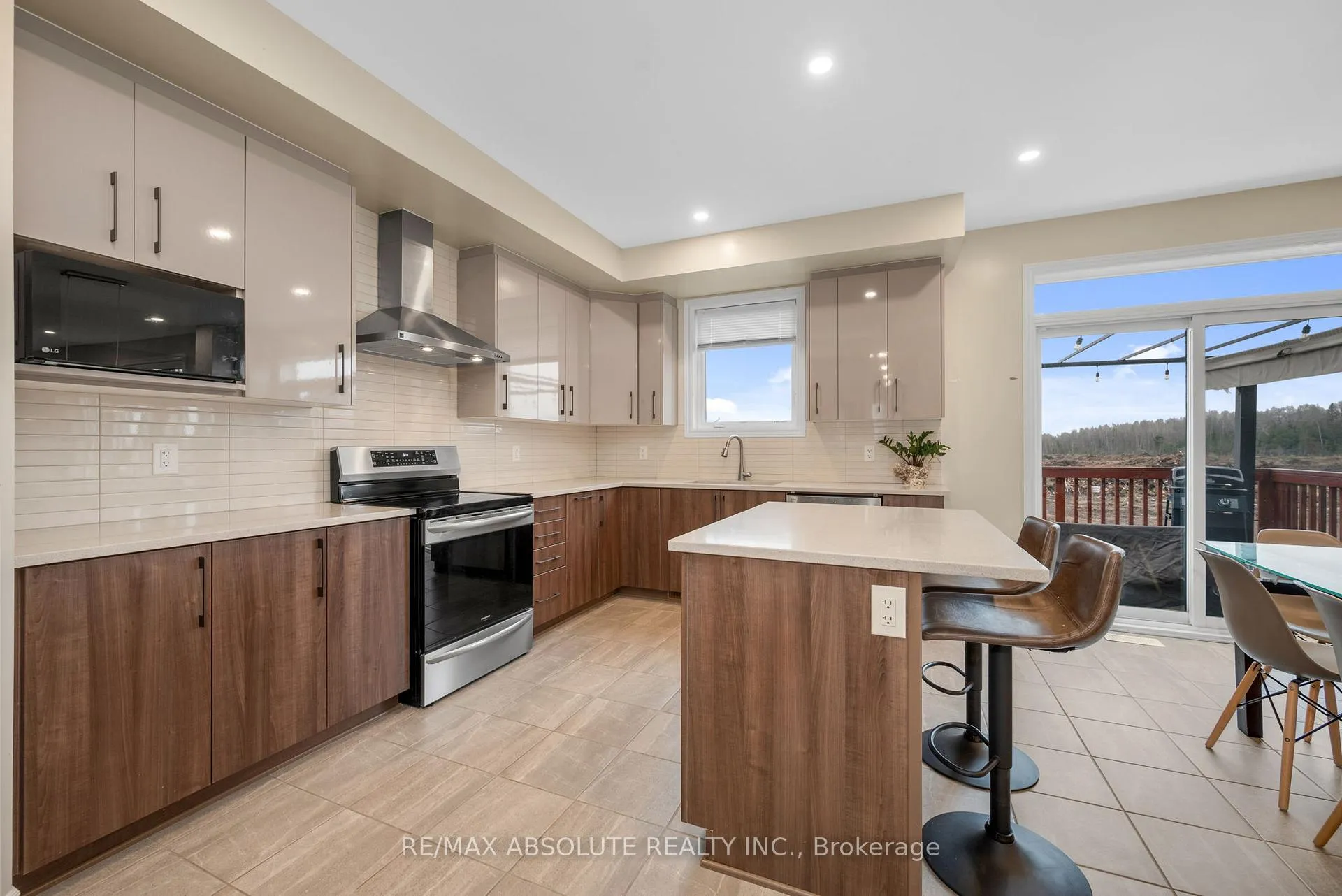 Photo 13 of 706 Parade Drive, Ottawa, Stittsville (South) — HOMEH