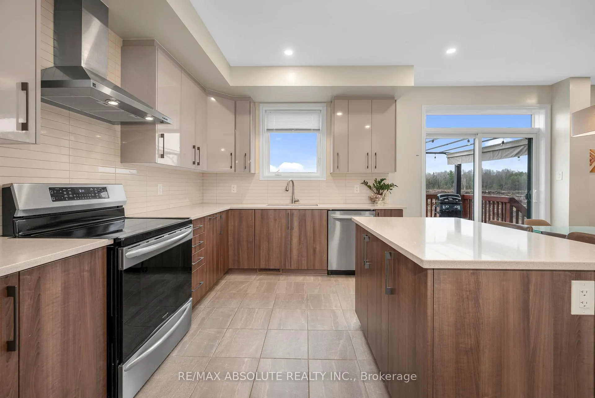 Photo 14 of 706 Parade Drive, Ottawa, Stittsville (South) — HOMEH