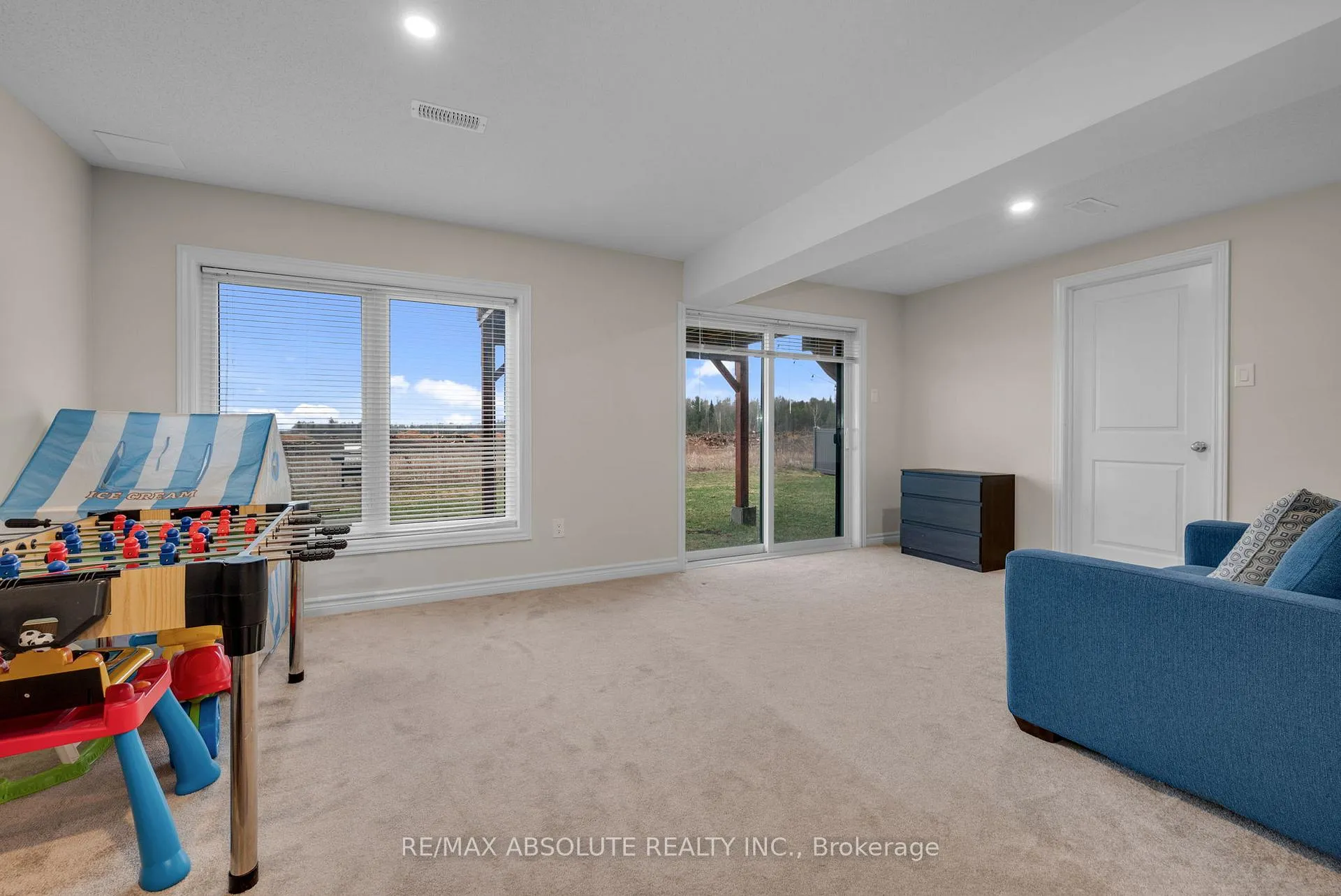 Photo 37 of 706 Parade Drive, Ottawa, Stittsville (South) — HOMEH