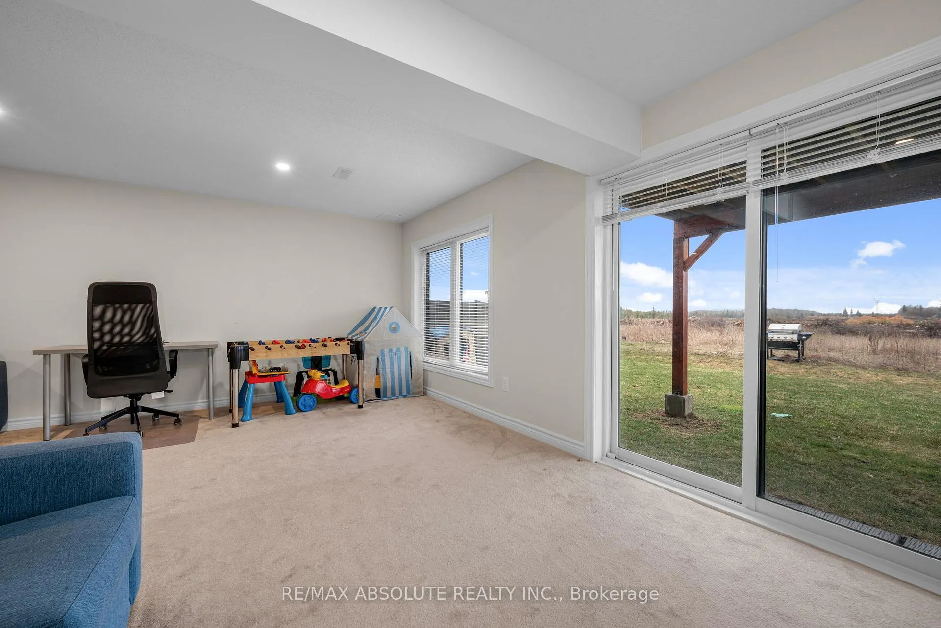 Photo 38 of 706 Parade Drive, Ottawa, Stittsville (South) — HOMEH