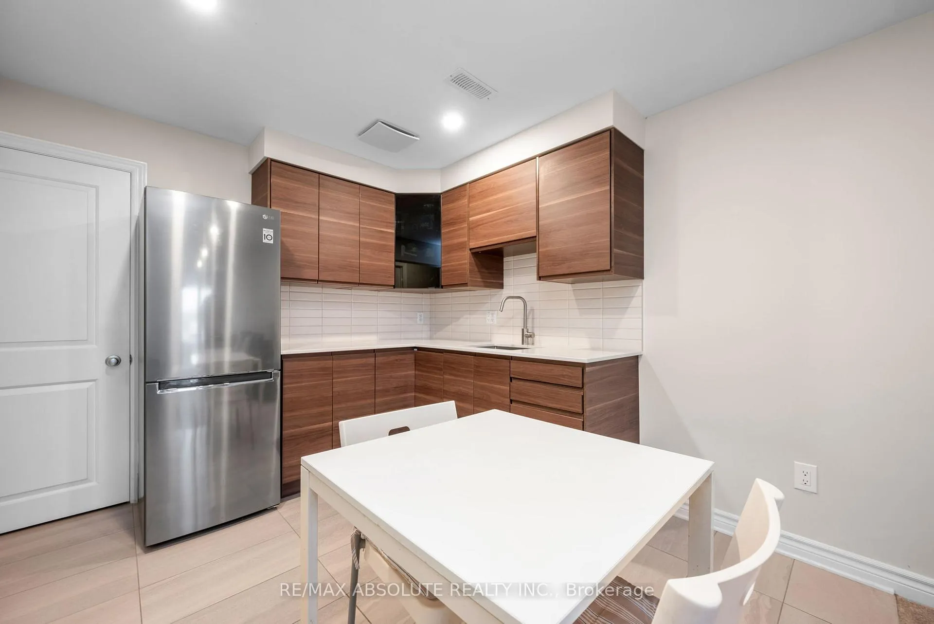 Photo 39 of 706 Parade Drive, Ottawa, Stittsville (South) — HOMEH