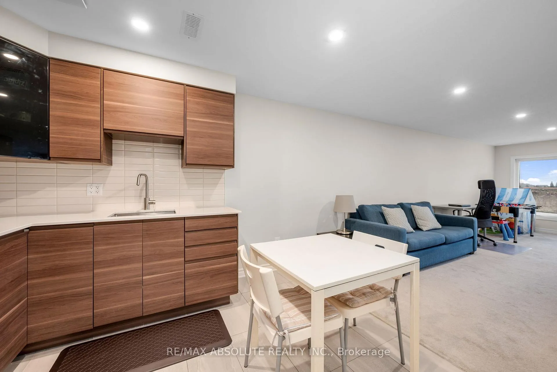Photo 40 of 706 Parade Drive, Ottawa, Stittsville (South) — HOMEH