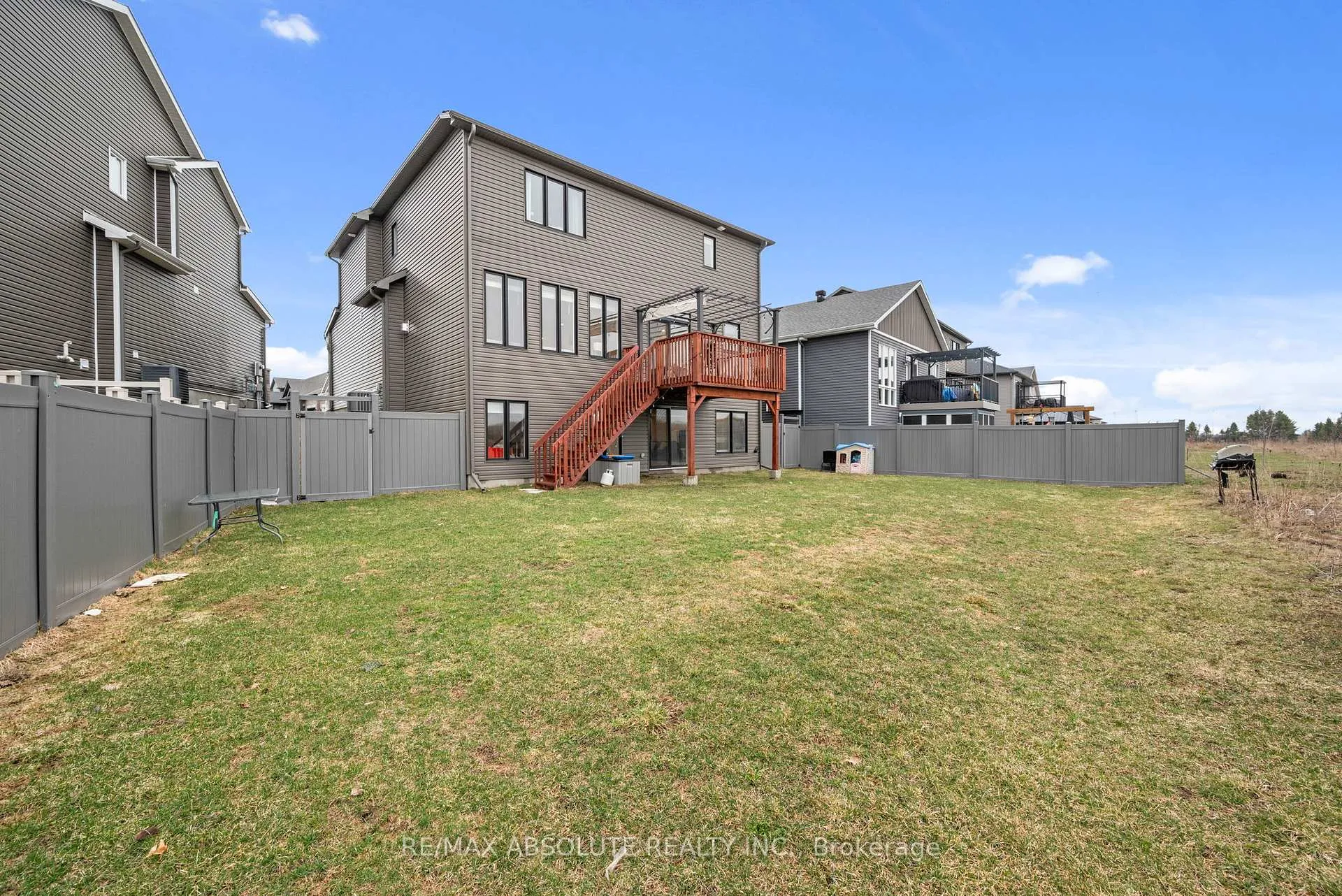 Photo 46 of 706 Parade Drive, Ottawa, Stittsville (South) — HOMEH