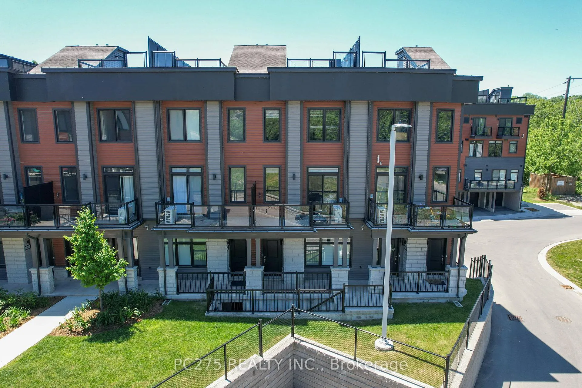 Photo 2 of Unit 34, 2 Willow Street, Brant, Paris — HOMEH