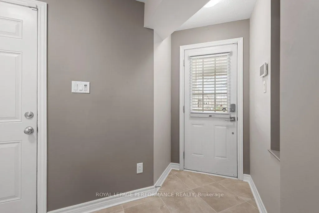 Photo 5 of 34 Moe Robillard Street, Arnprior — HOMEH