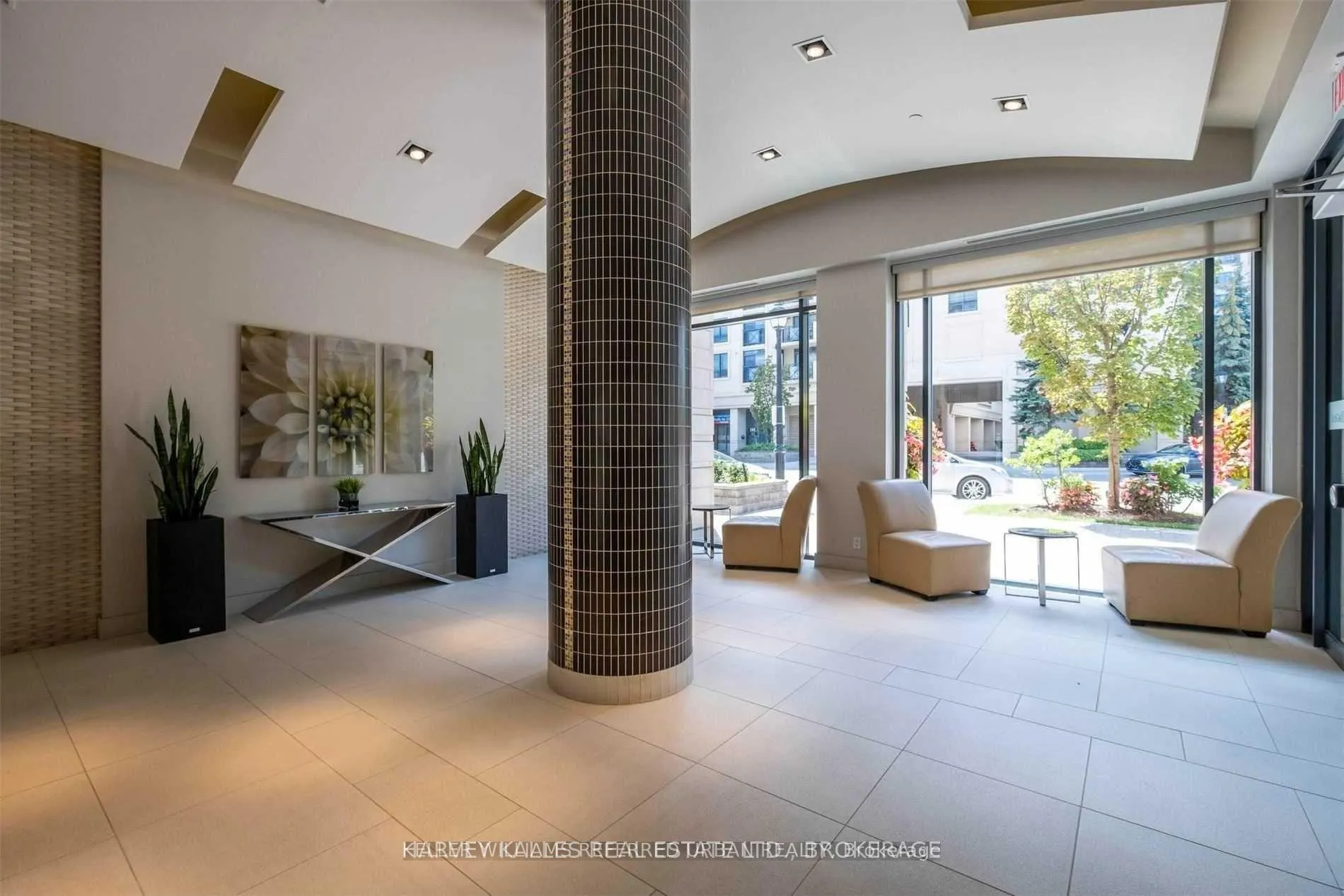 Photo 4 of Unit 512, 676 Sheppard Avenue E, North York, Bayview Village — HOMEH