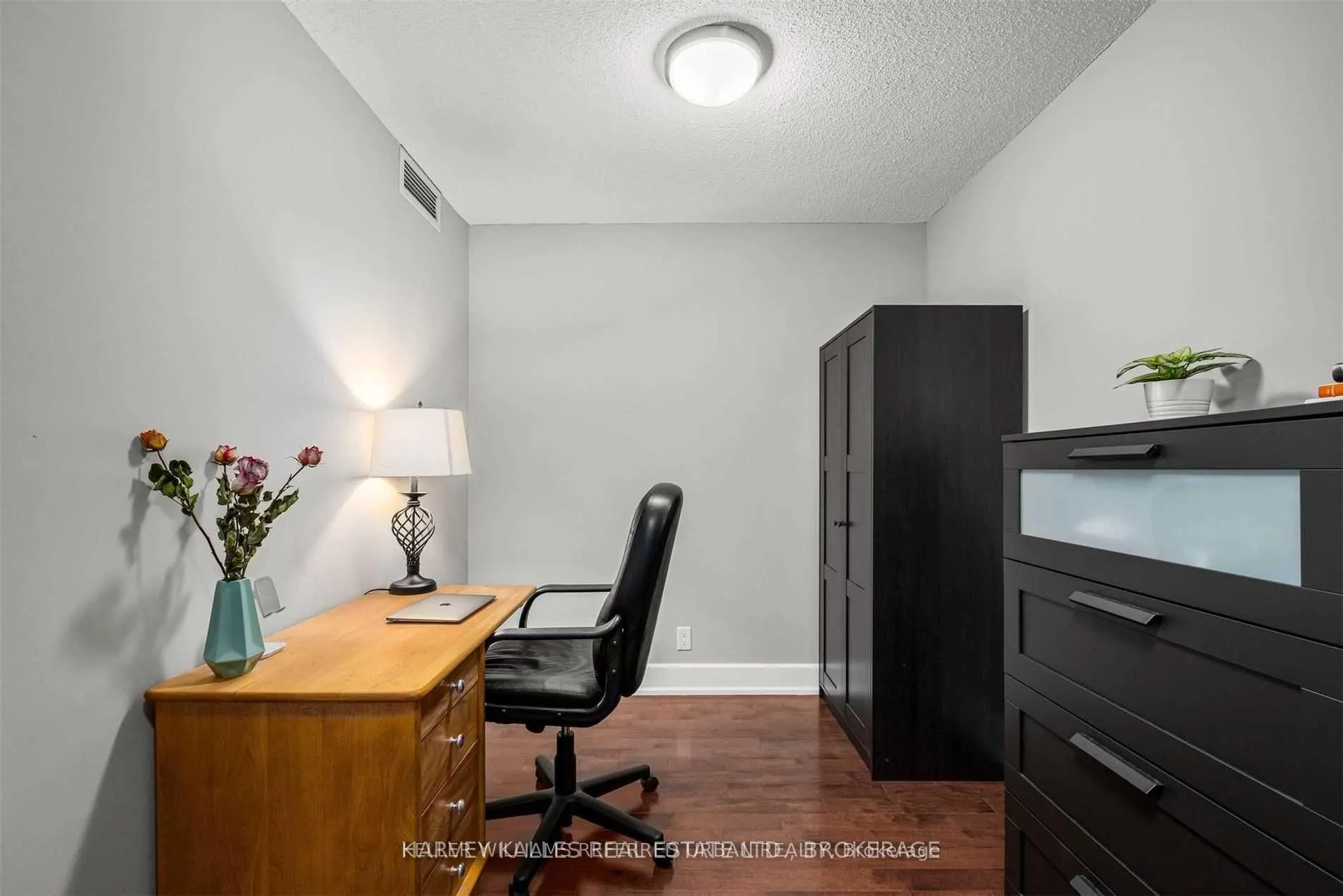 Photo 7 of Unit 512, 676 Sheppard Avenue E, North York, Bayview Village — HOMEH