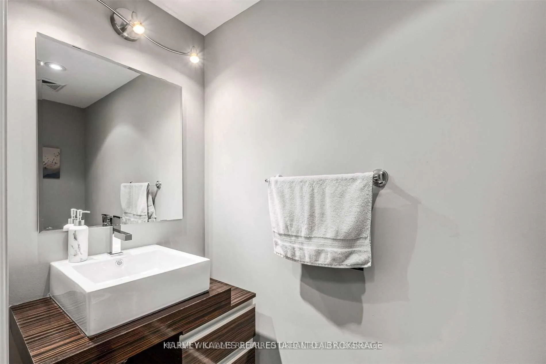 Photo 17 of Unit 512, 676 Sheppard Avenue E, North York, Bayview Village — HOMEH