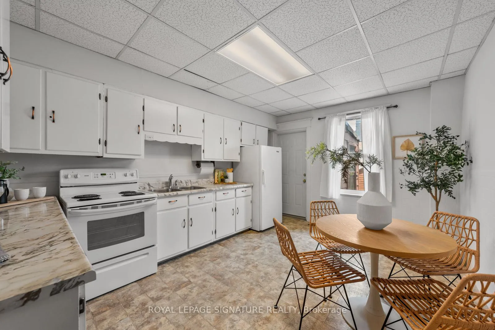Photo 9 of 261A St Helen's Avenue, Toronto, Dufferin Grove — HOMEH