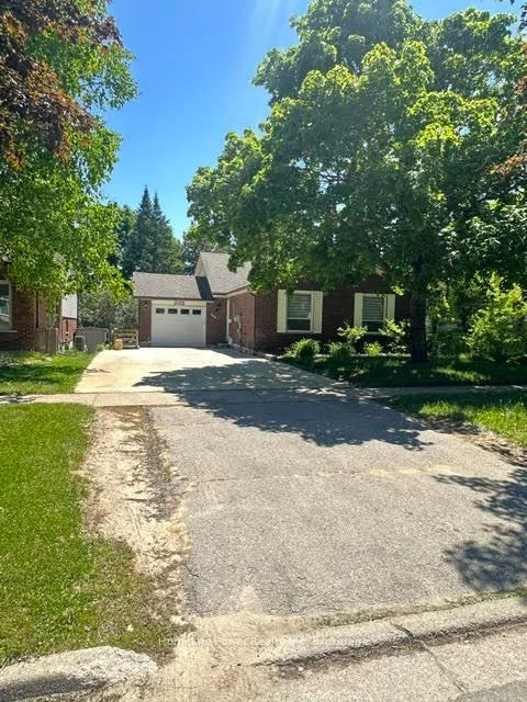 Photo of 165 Bechtel Street W