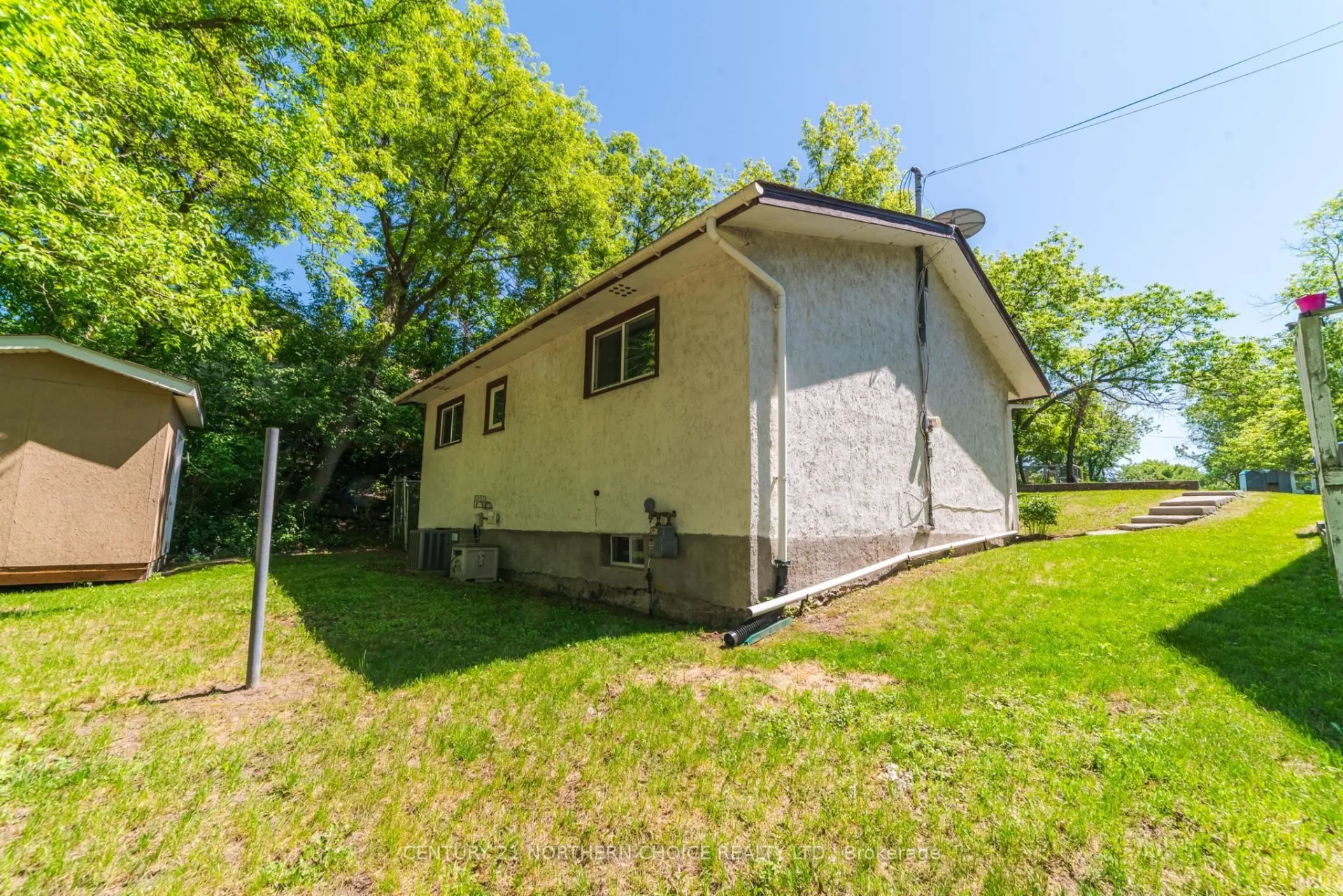 Photo 2 of 306 Fourth Street North, Kenora, North End — HOMEH