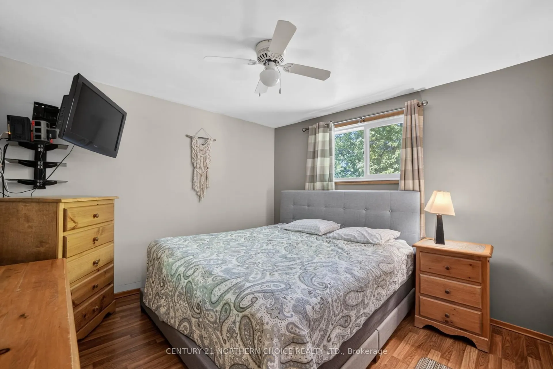 Photo 13 of 306 Fourth Street North, Kenora, North End — HOMEH
