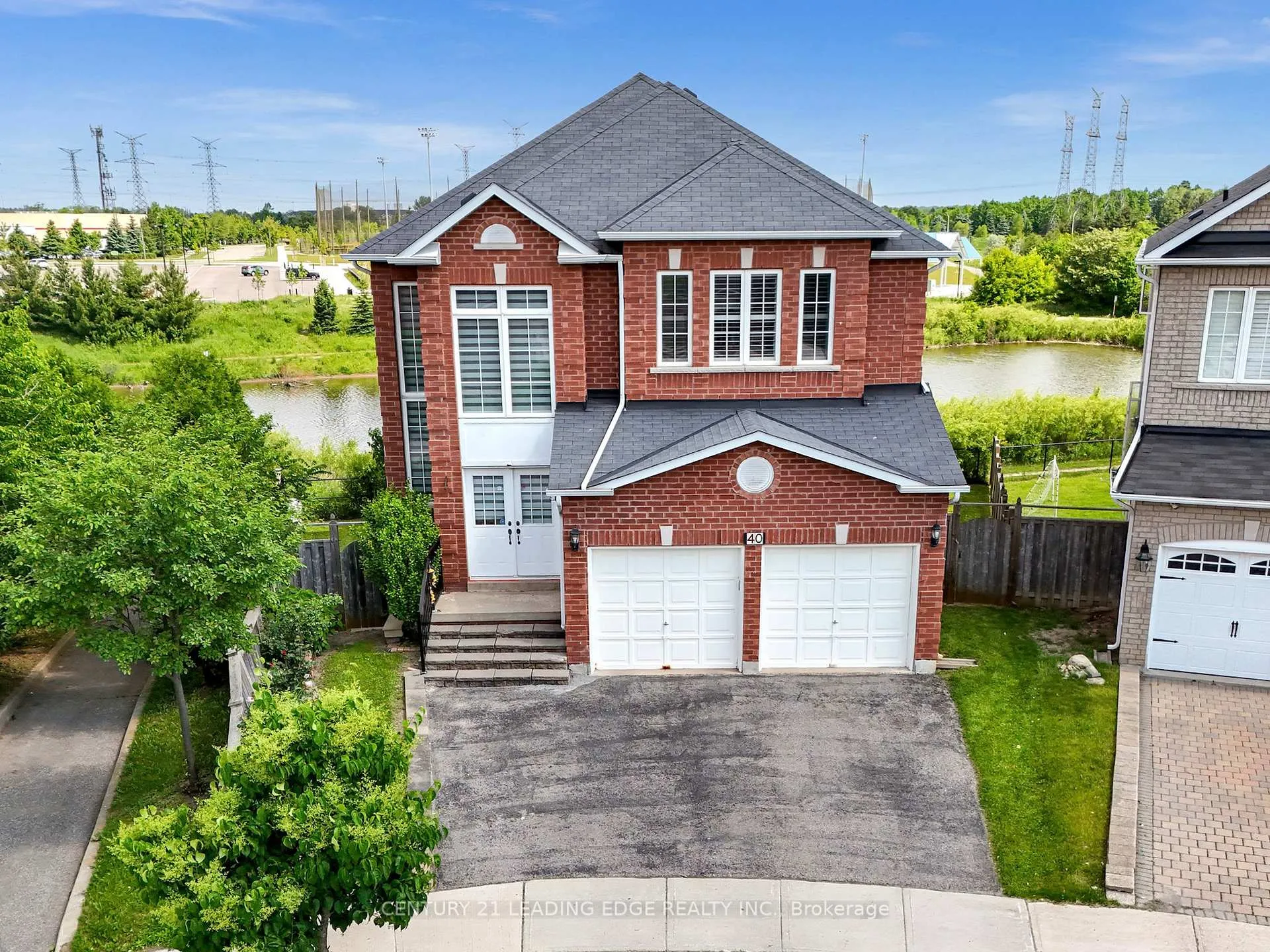 Photo 1 of 40 Ann Louise Crescent, Markham, Cedarwood — HOMEH