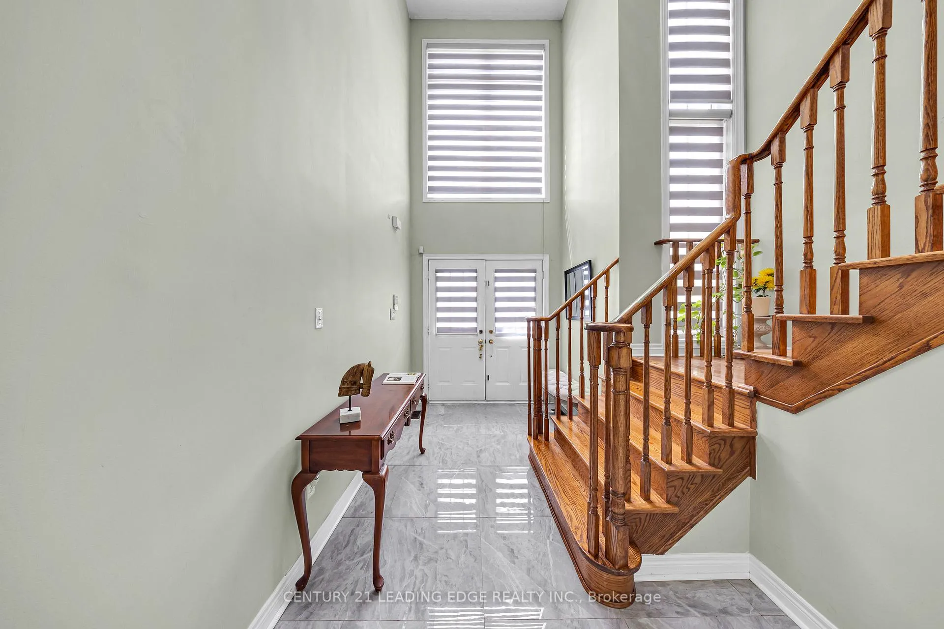 Photo 5 of 40 Ann Louise Crescent, Markham, Cedarwood — HOMEH