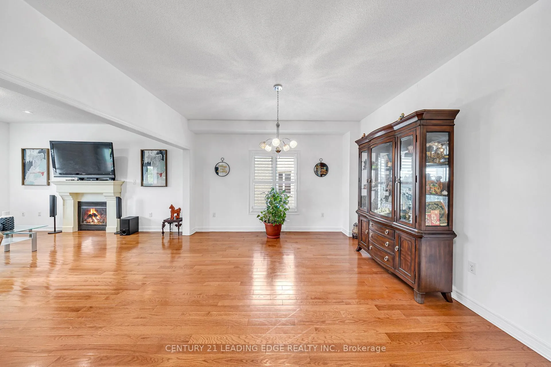 Photo 11 of 40 Ann Louise Crescent, Markham, Cedarwood — HOMEH