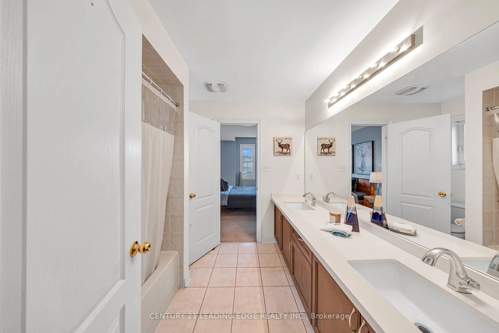 Photo 25 of 40 Ann Louise Crescent, Markham, Cedarwood — HOMEH
