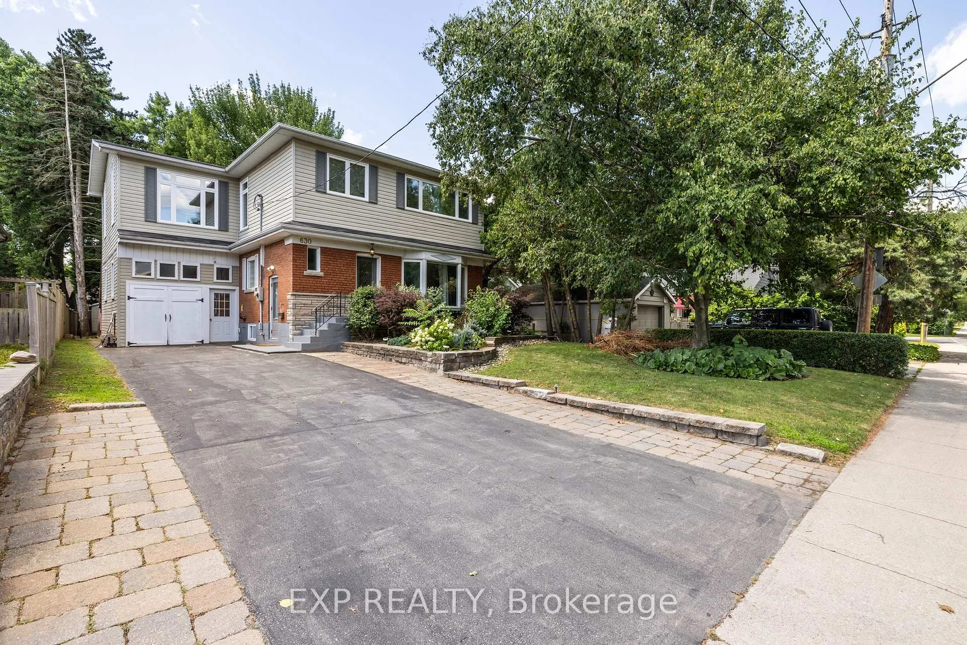 Front of Unit Upper, 630 Drury Lane
