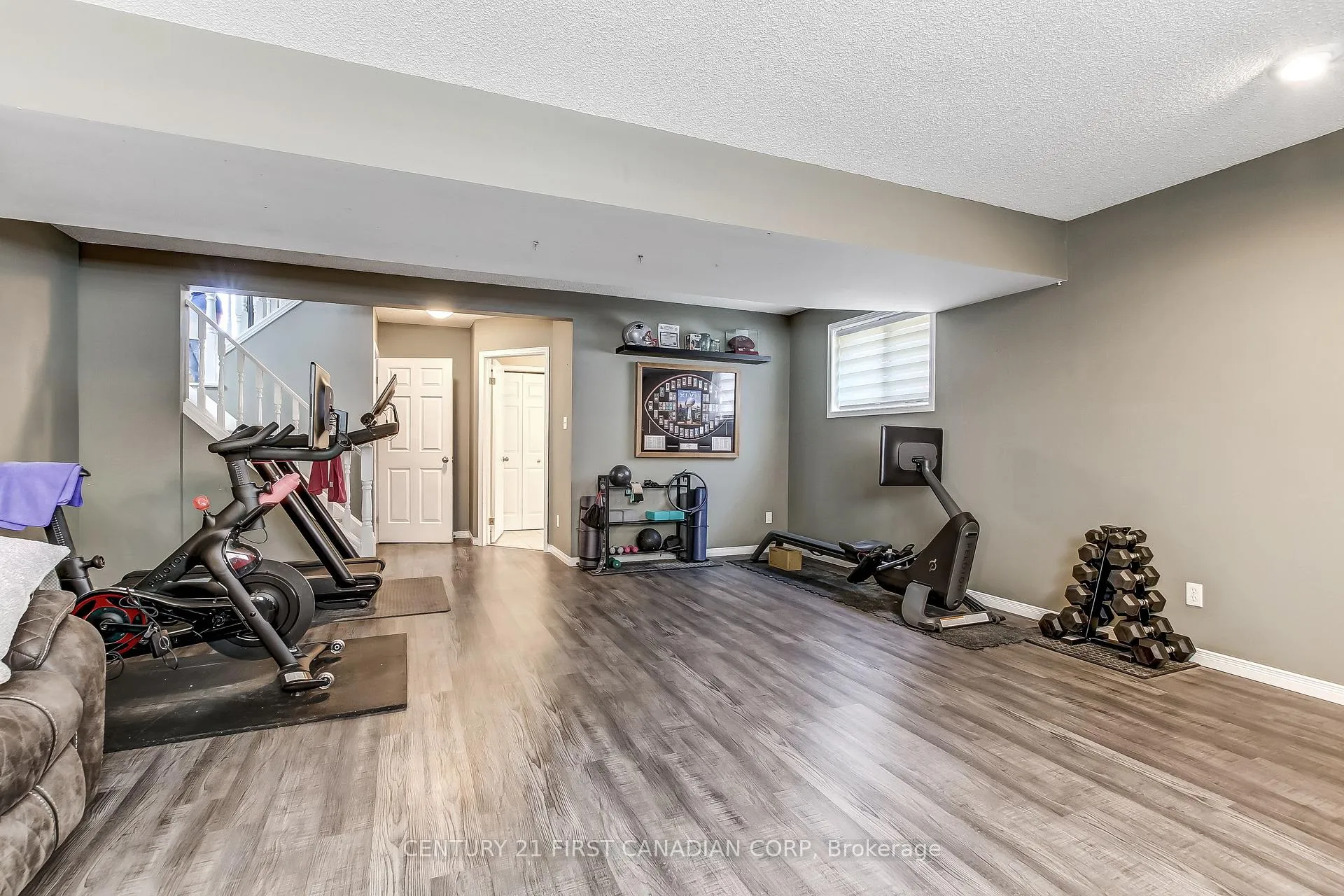 Photo 9 of 10 Steeplechase Court, St. Thomas — HOMEH