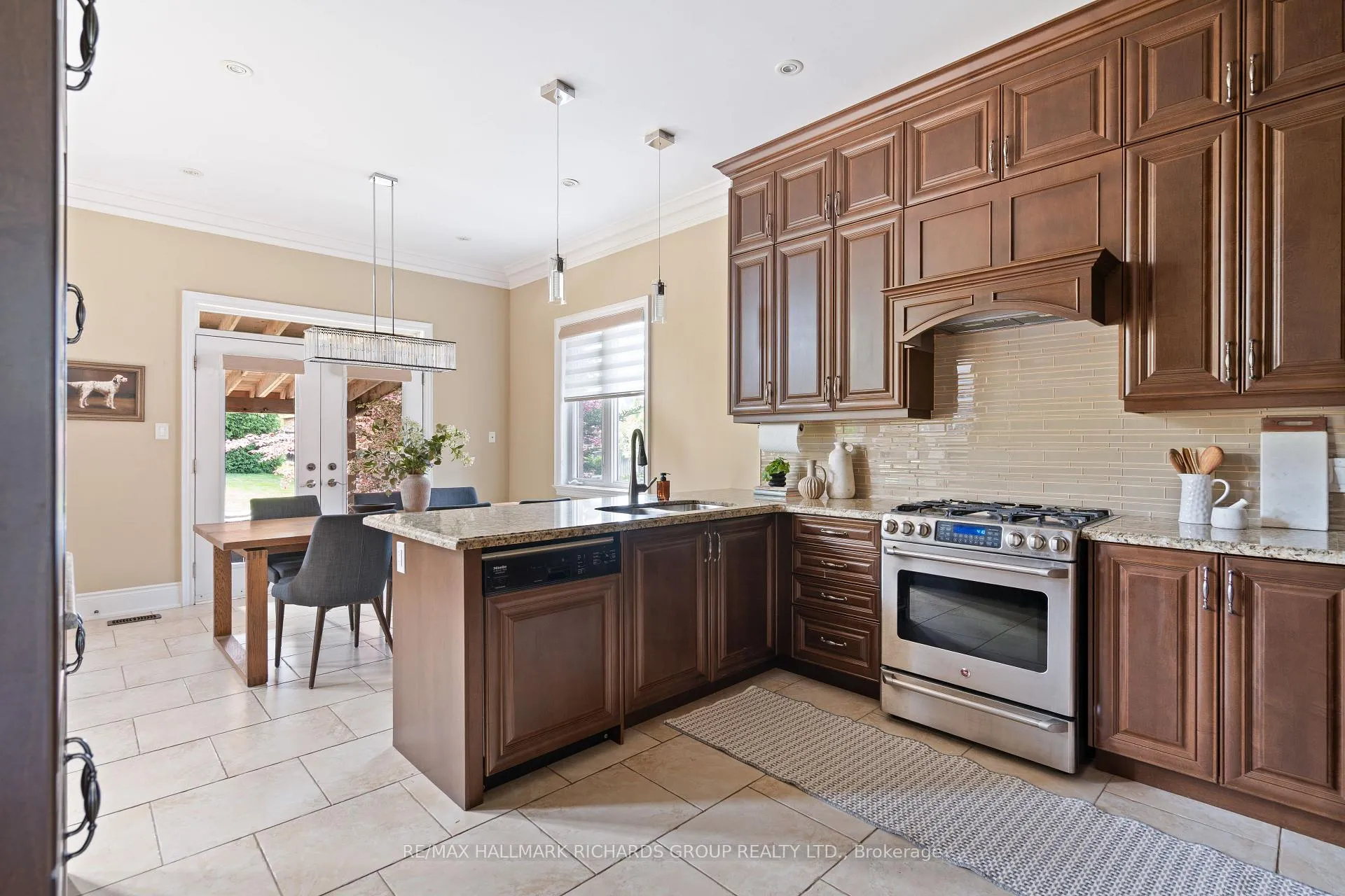 Photo 8 of 42 Germana Place, Vaughan, Rural Vaughan — HOMEH