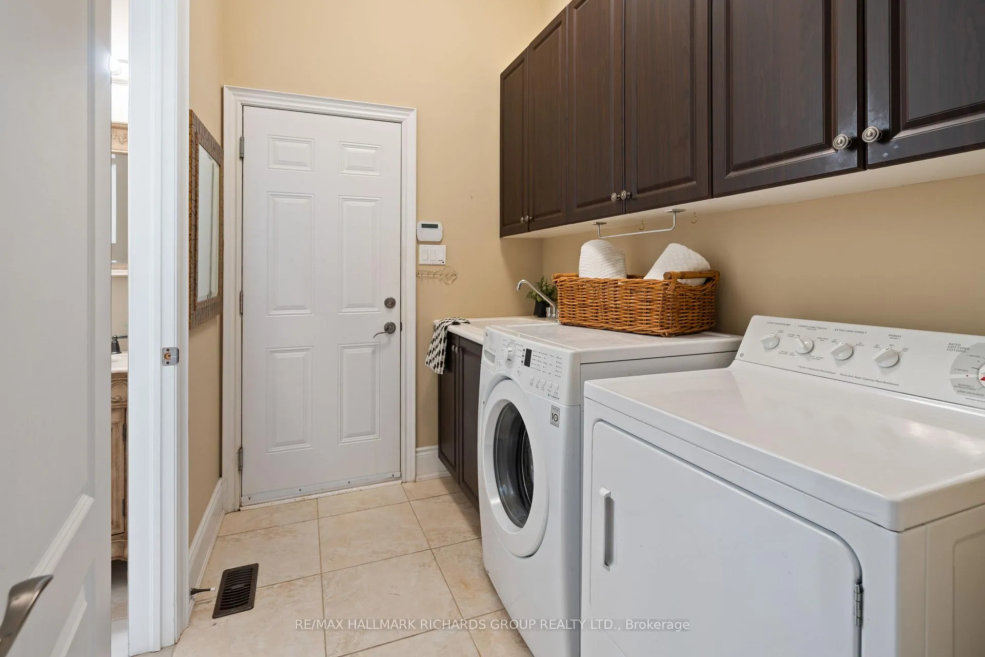 Photo 17 of 42 Germana Place, Vaughan, Rural Vaughan — HOMEH