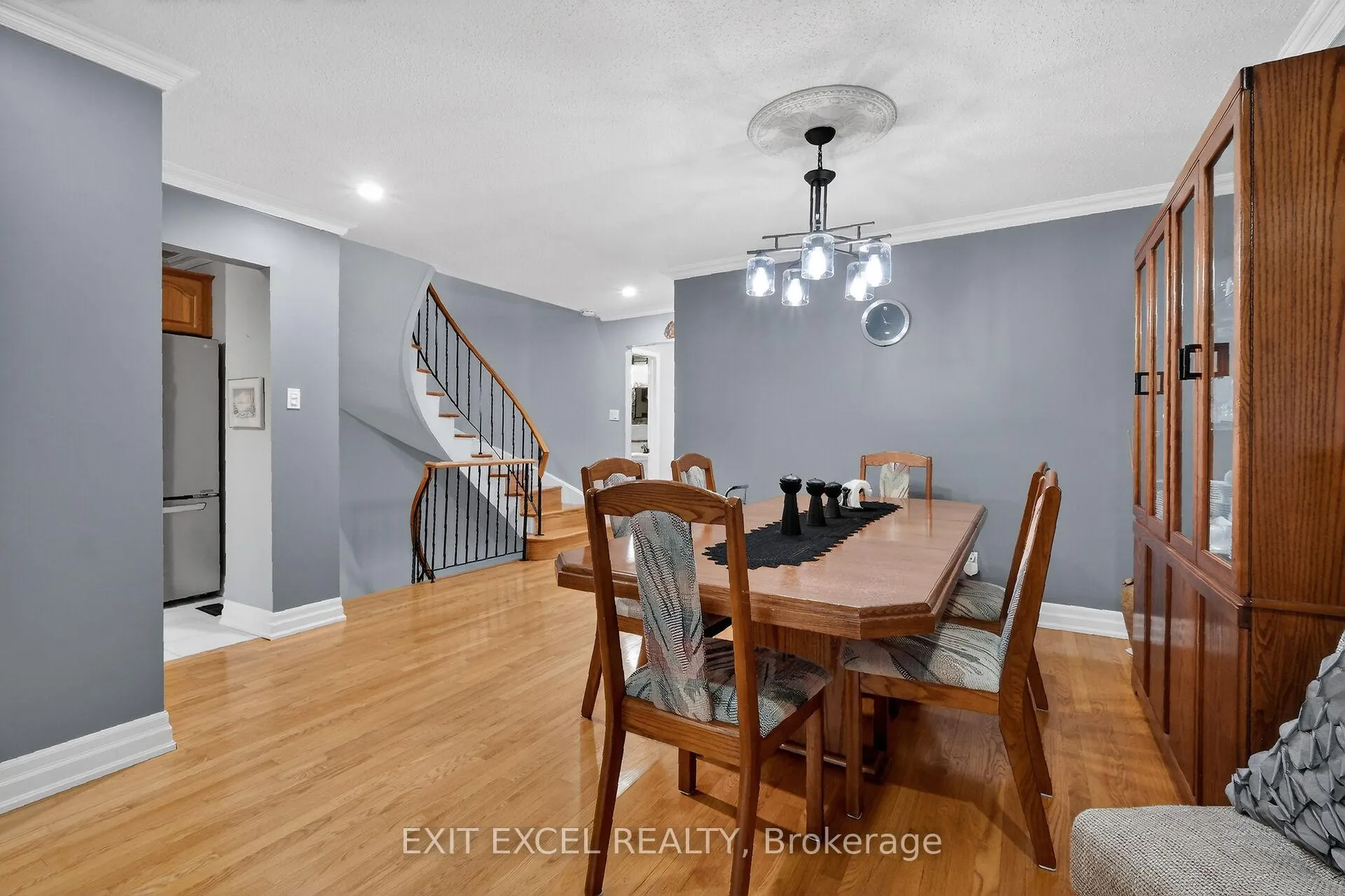 Photo 8 of 58 Fireside Crescent, Ottawa, Hunt Club Park/Greenboro — HOMEH