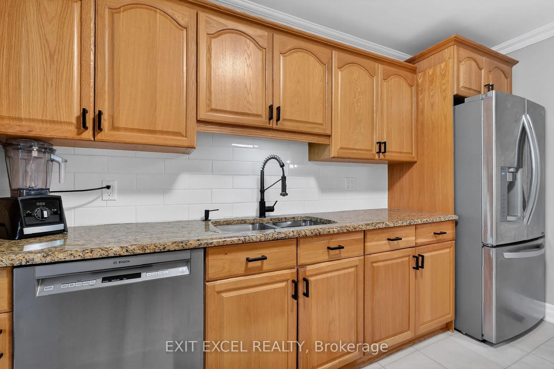 Photo 15 of 58 Fireside Crescent, Ottawa, Hunt Club Park/Greenboro — HOMEH