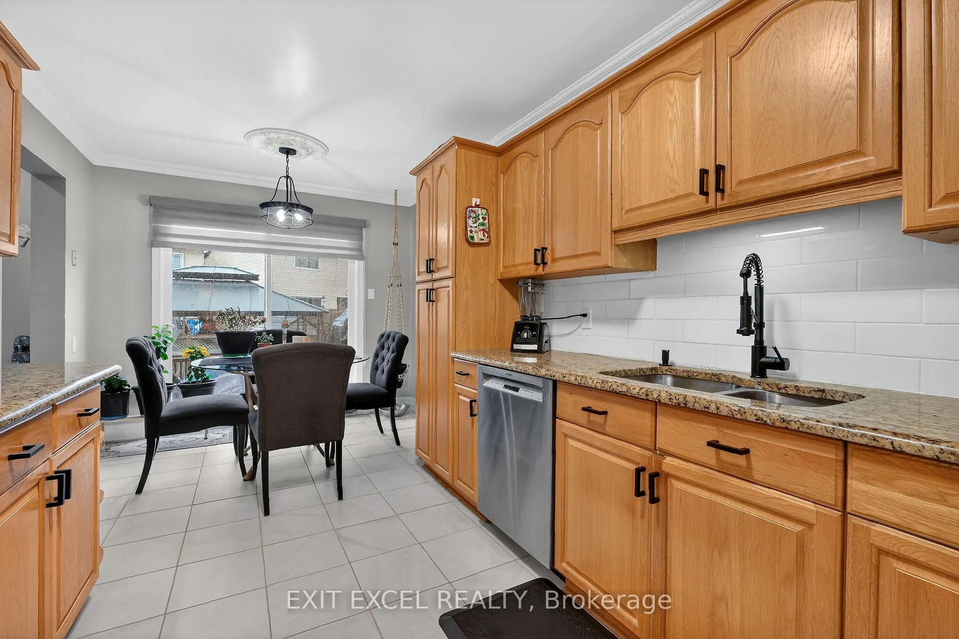 Photo 16 of 58 Fireside Crescent, Ottawa, Hunt Club Park/Greenboro — HOMEH