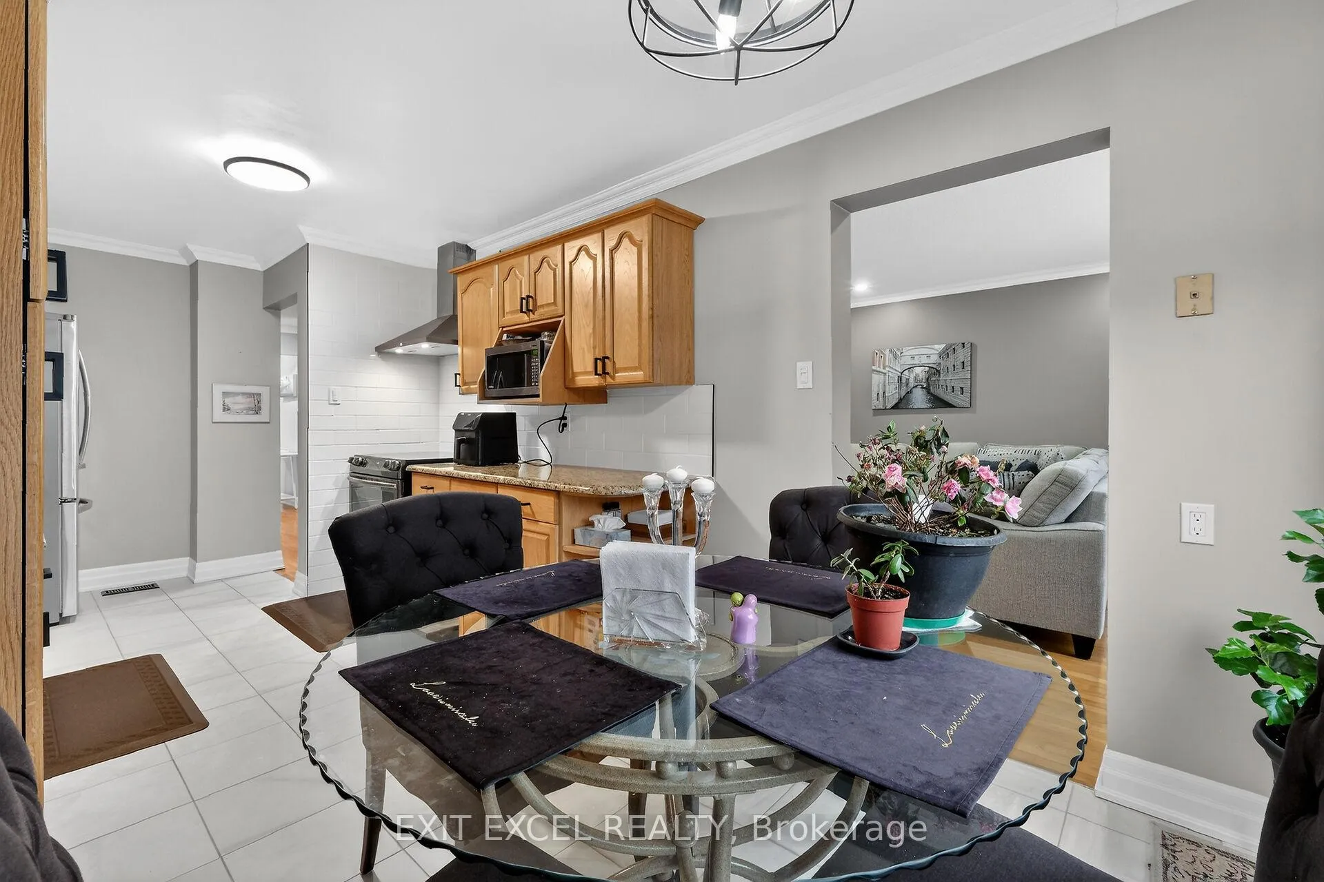 Photo 19 of 58 Fireside Crescent, Ottawa, Hunt Club Park/Greenboro — HOMEH
