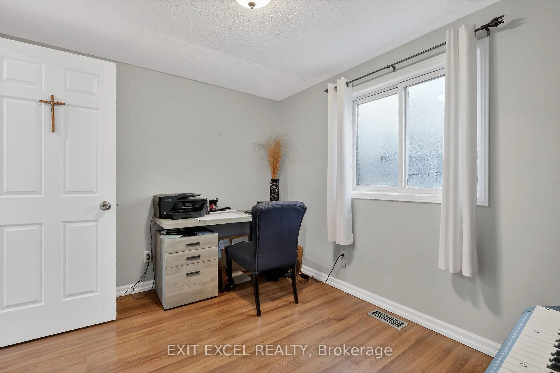 Photo 28 of 58 Fireside Crescent, Ottawa, Hunt Club Park/Greenboro — HOMEH