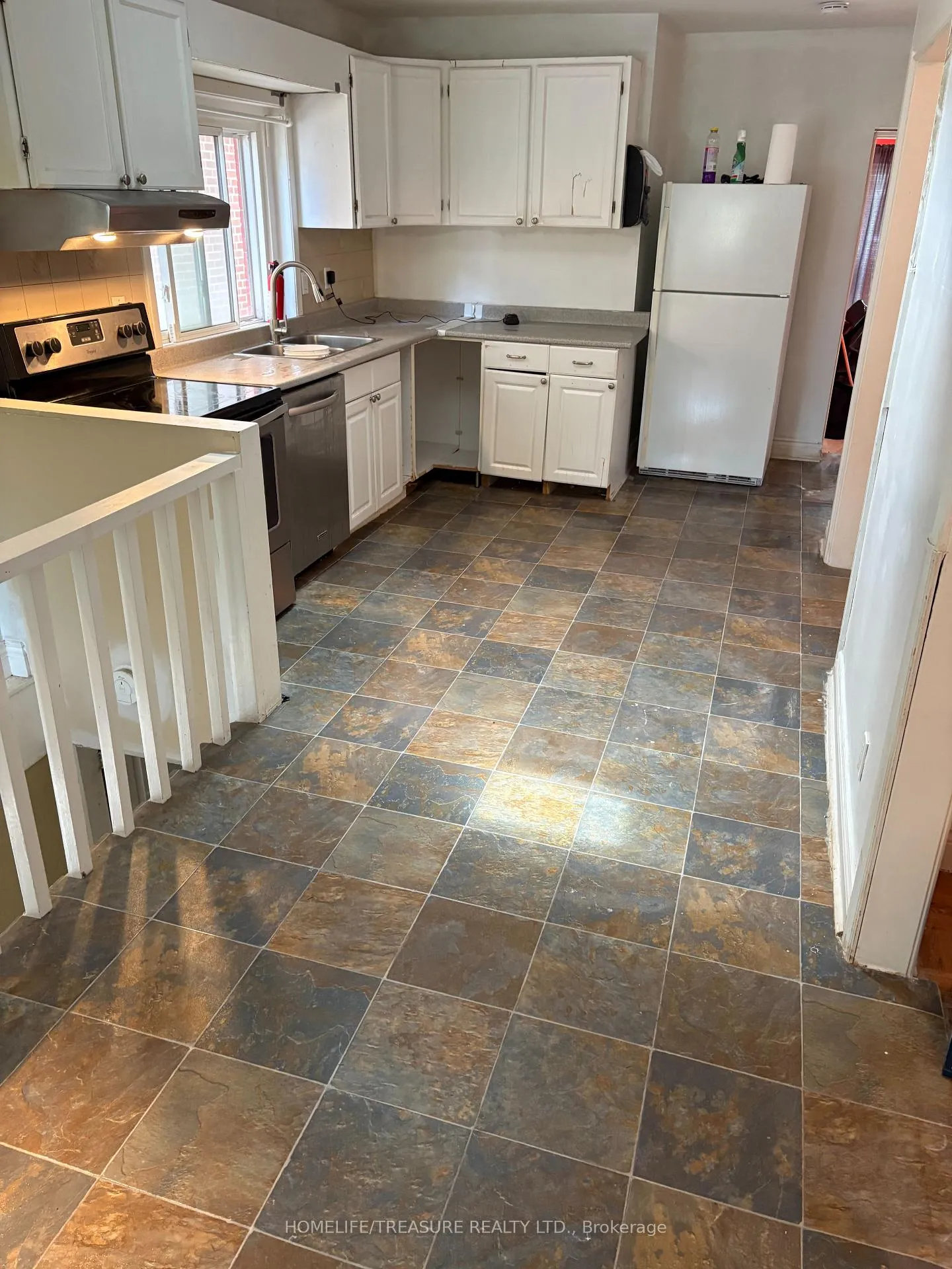 Photo 3 of 58 Roxaline Street, Etobicoke, Humber Heights — HOMEH