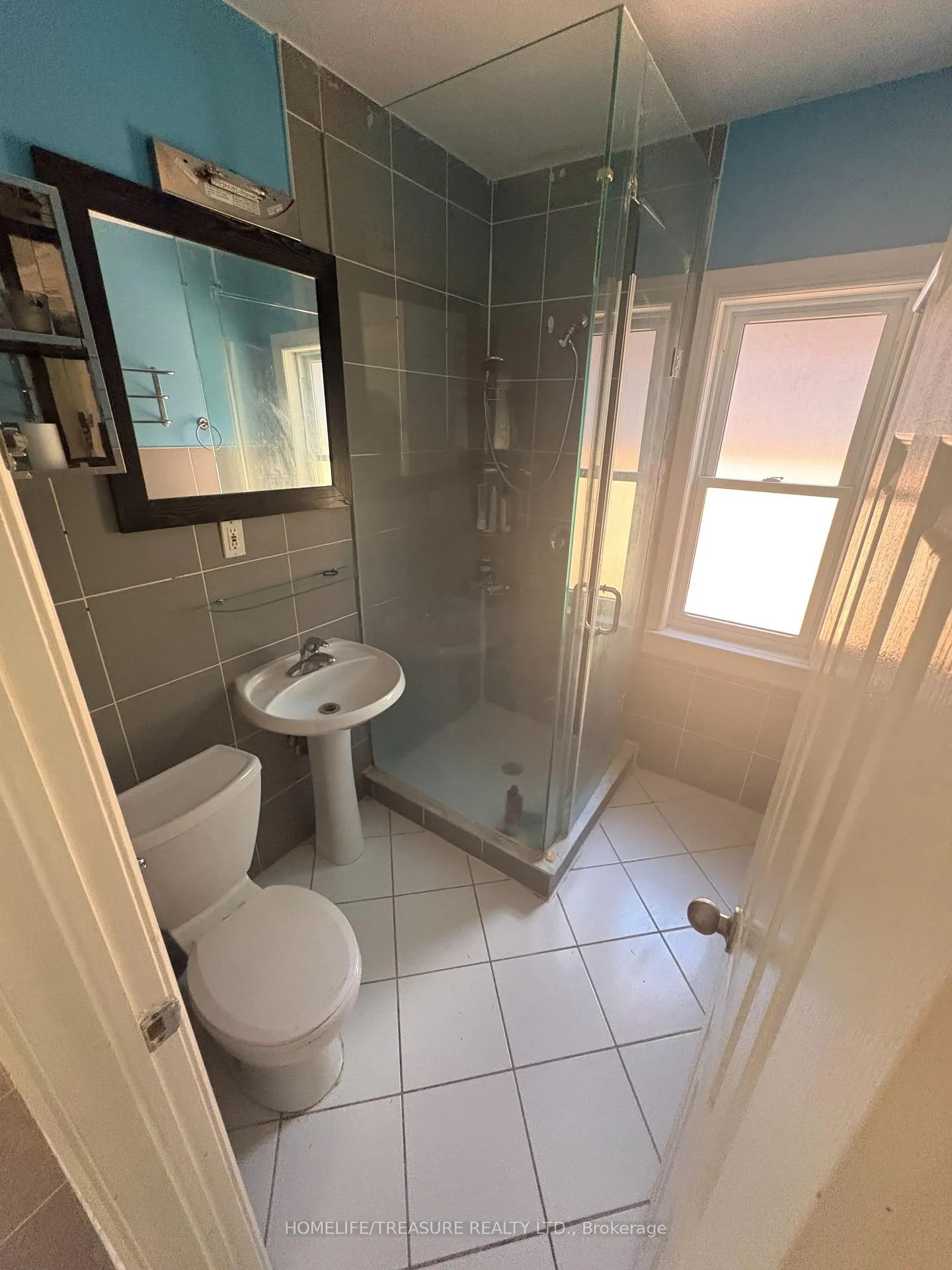 Photo 8 of 58 Roxaline Street, Etobicoke, Humber Heights — HOMEH